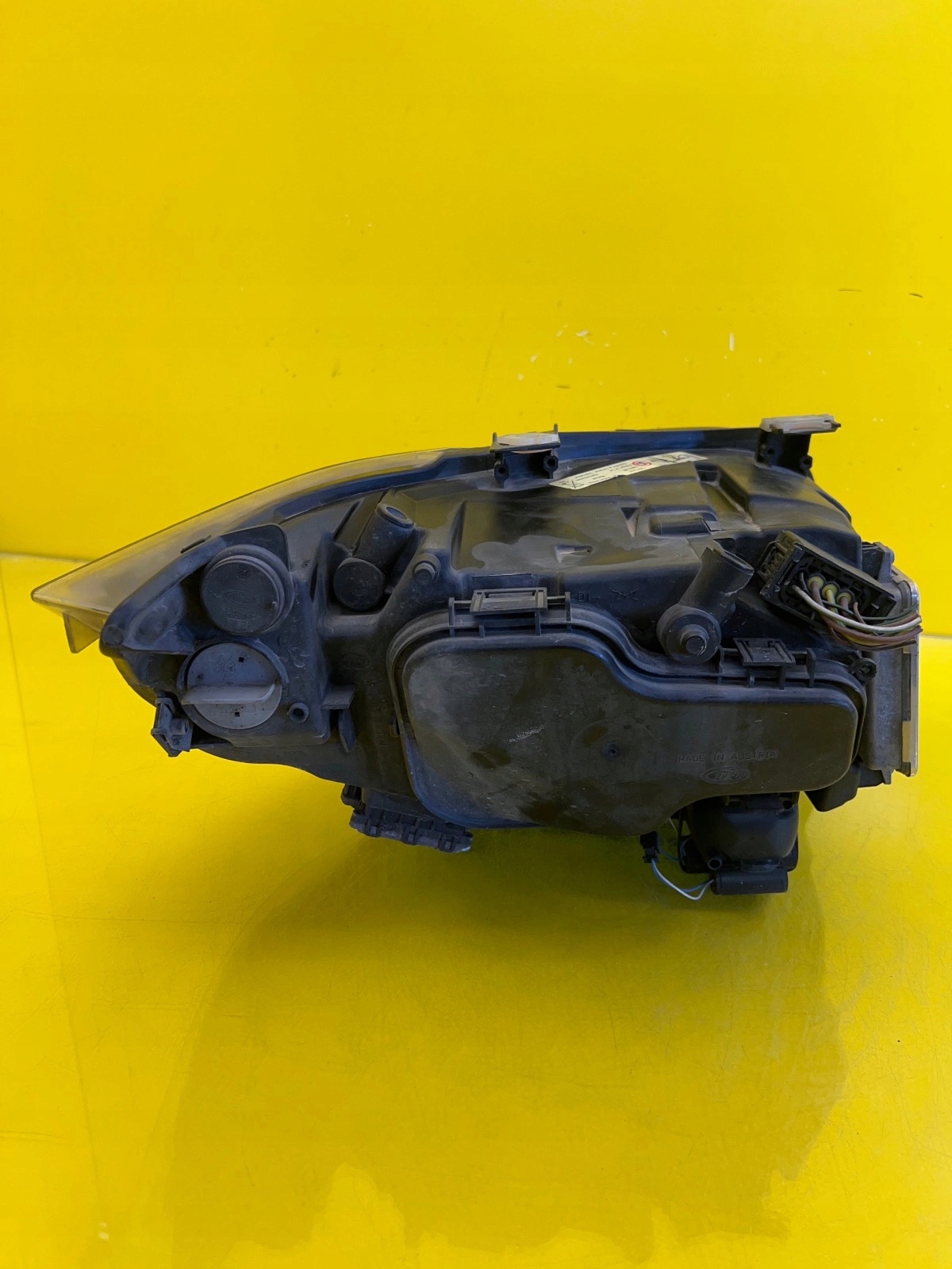 light left BMW 3 E90 E91 Bi-Xenon Skretna 7161672