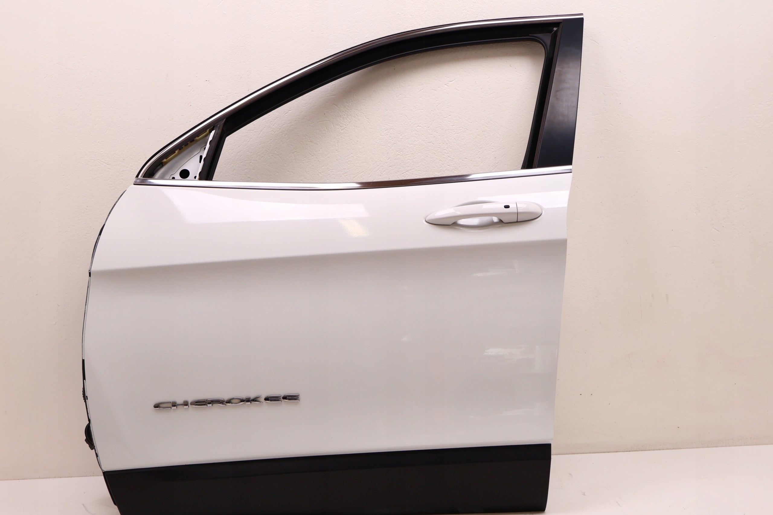 JEEP CHEROKEE KL DRZWI LEWE PRZÓD PW7