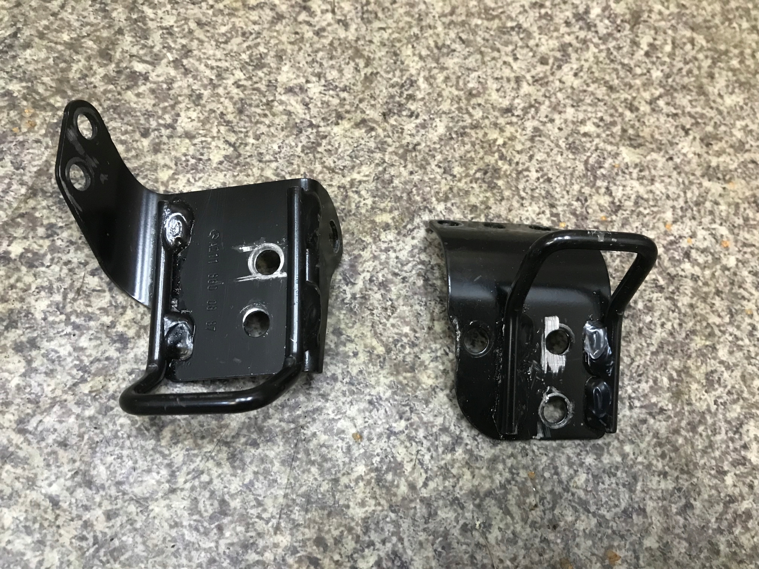 Mercedes W211 mocowanie fotelika ISOFIX kanapy prawy ORYGINAL