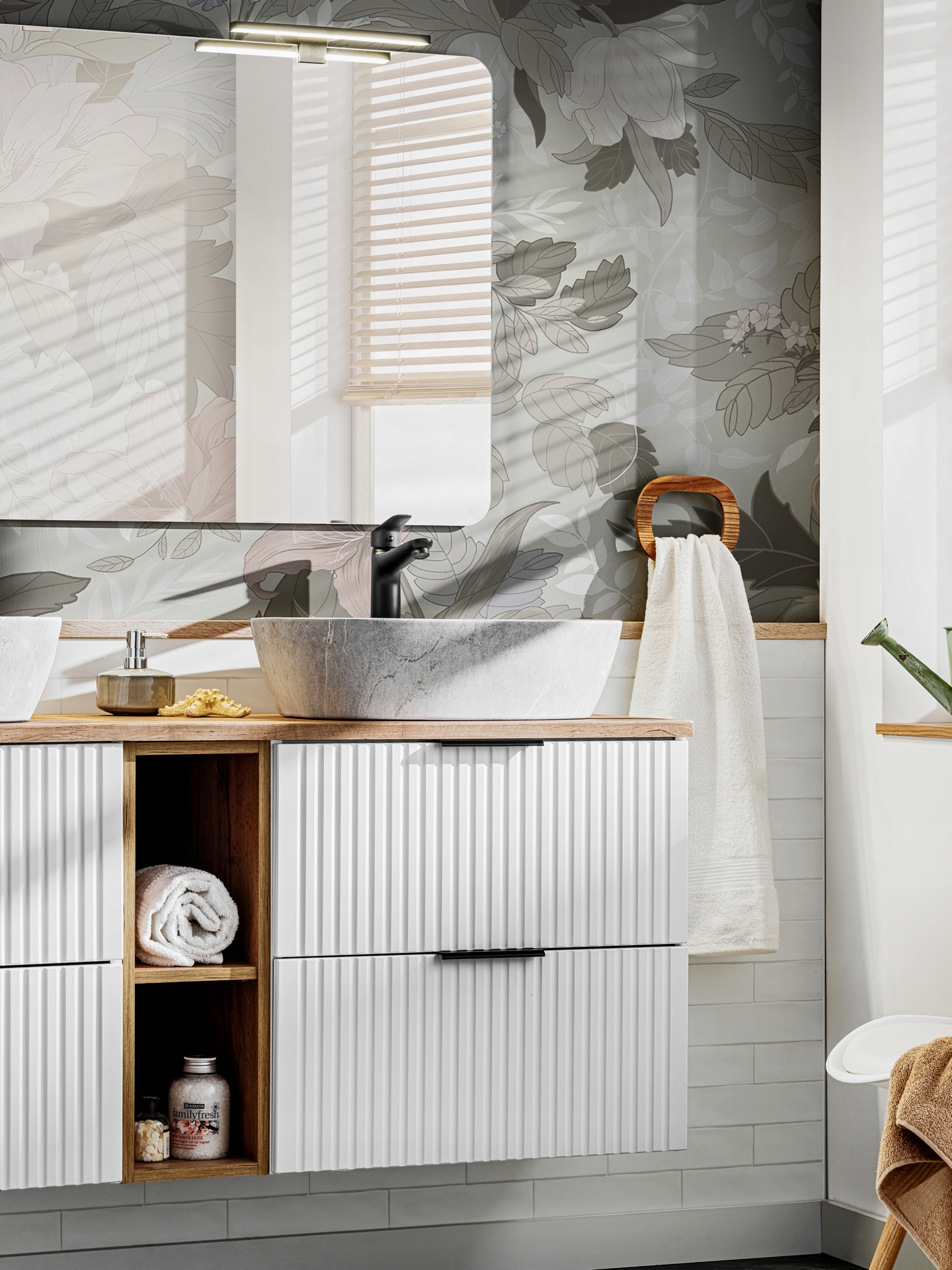 BIAŁY Zestaw Łazienkowy Szafka pod Umywalkę 160 RYFLOWANE FRONTY SZUFLAD Szerokość mebla 160 cm