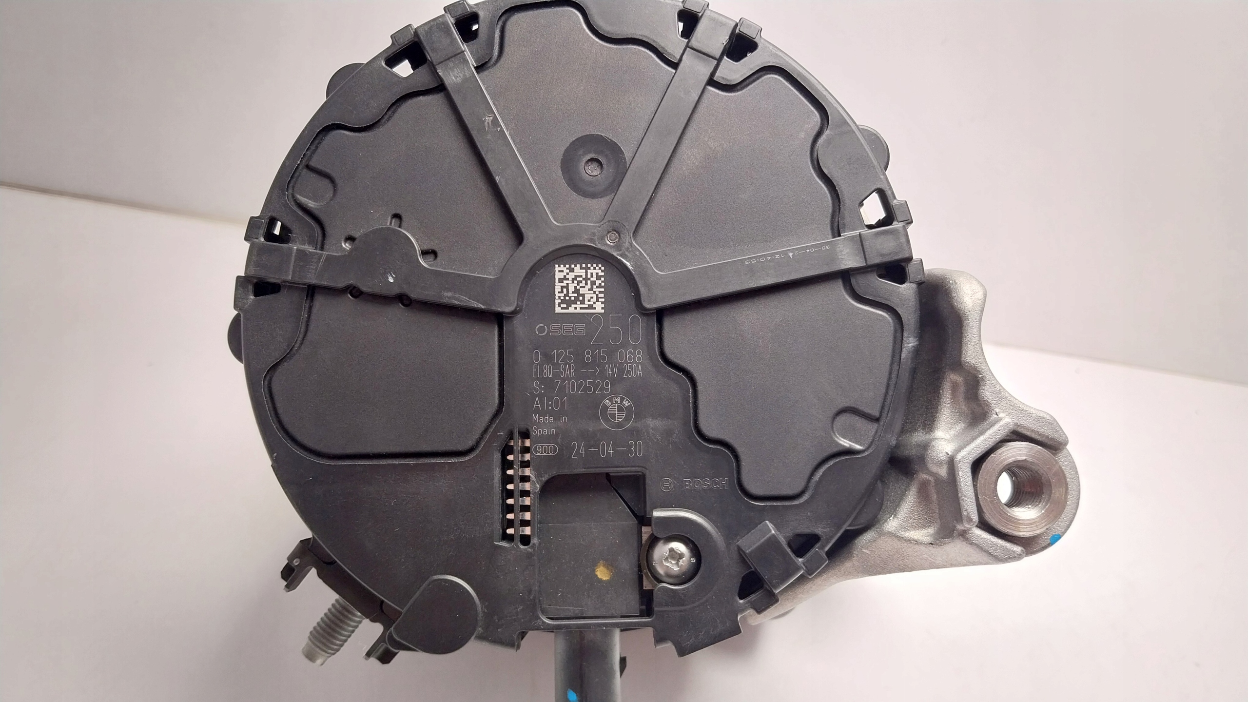 BMW 3 G20 G21 генератор 7102529