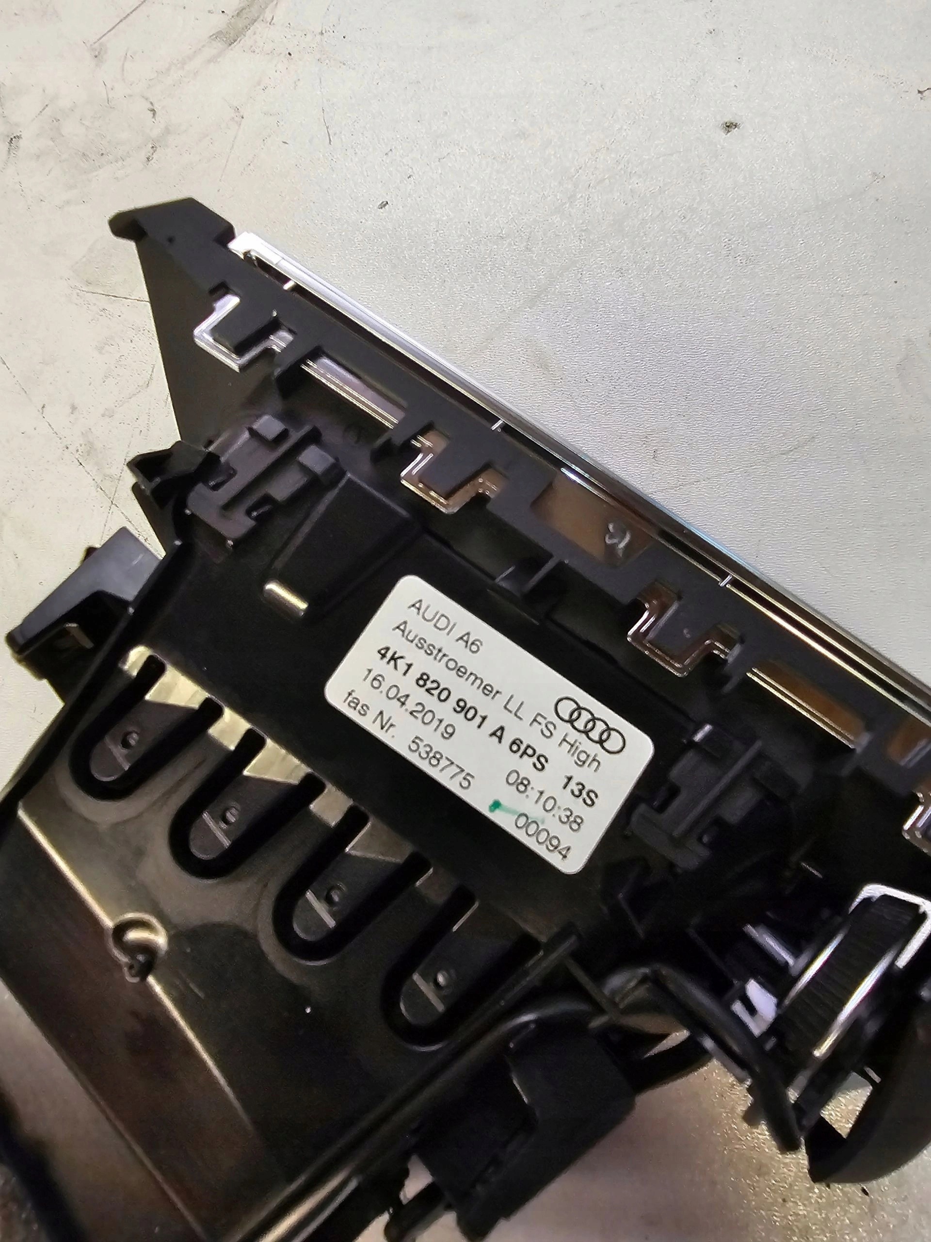 grid air conditioning devices left AUDI A6 C8 4K 4K1820901A