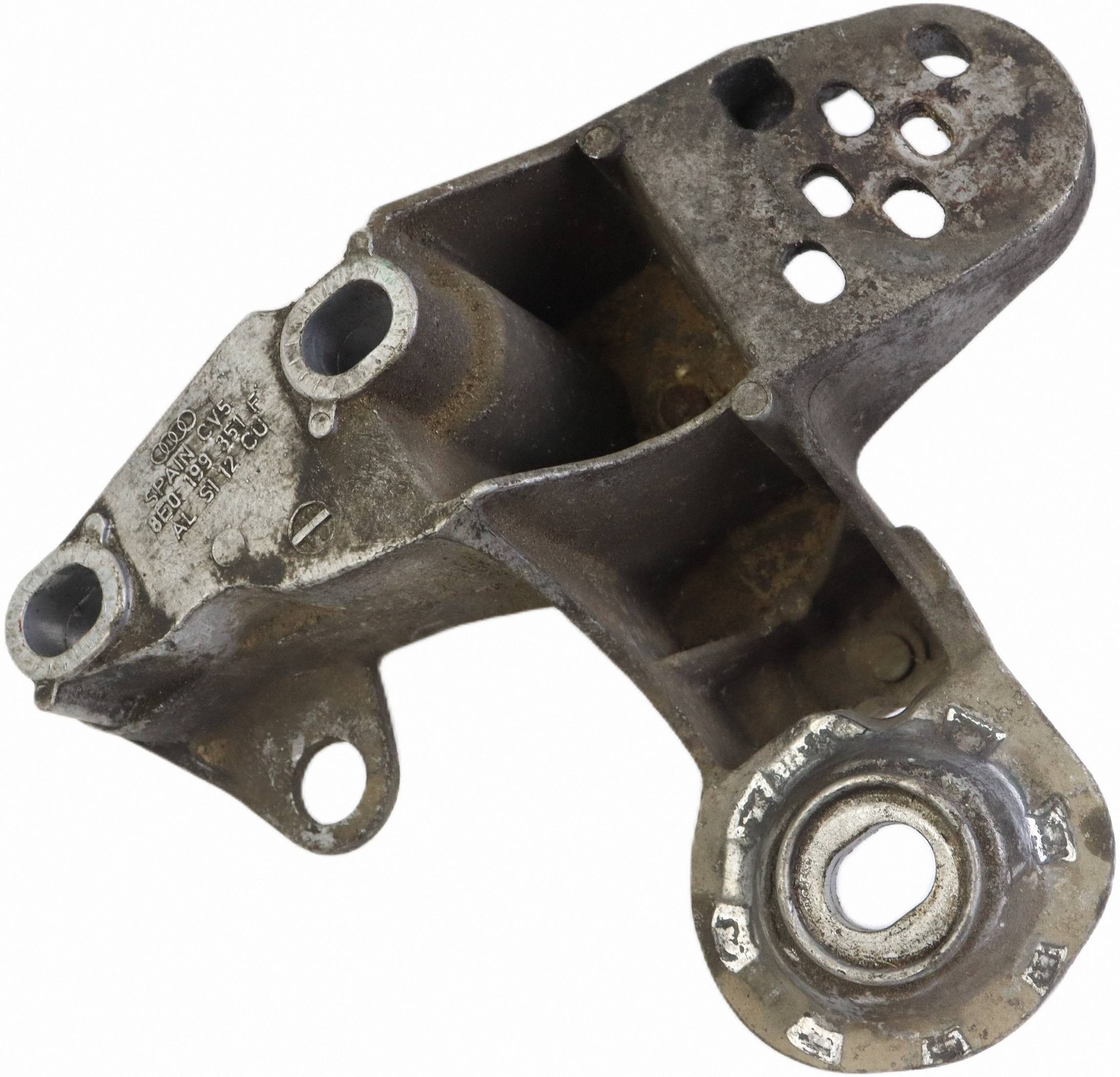 AUDI A4 B6 B7 Poignée Support plaque Moteur Support Gauche 8E0199351F