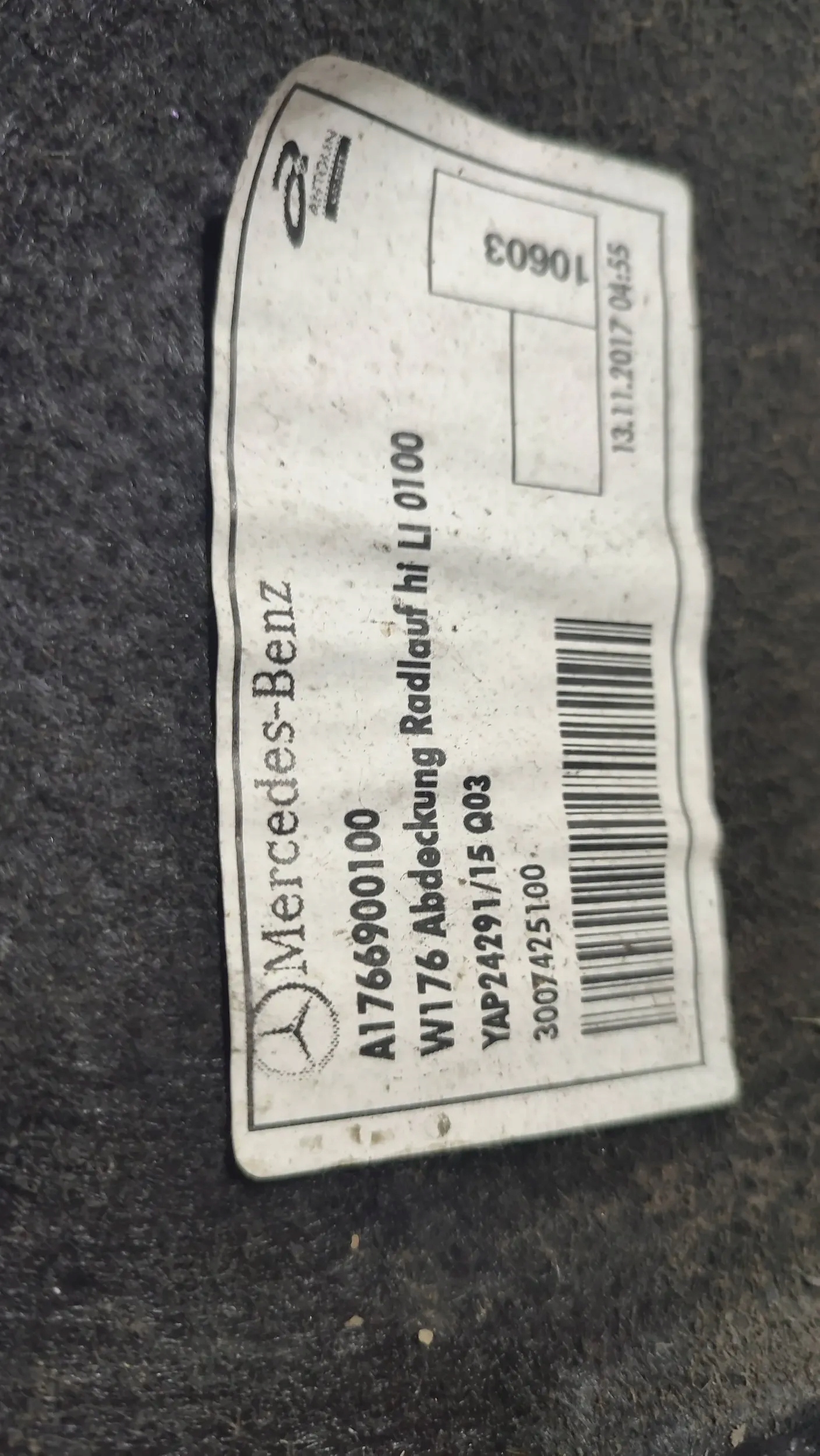 Mercedes-Benz A-classa W176 17r. 1.5cdi rear part side left mudguard rear part