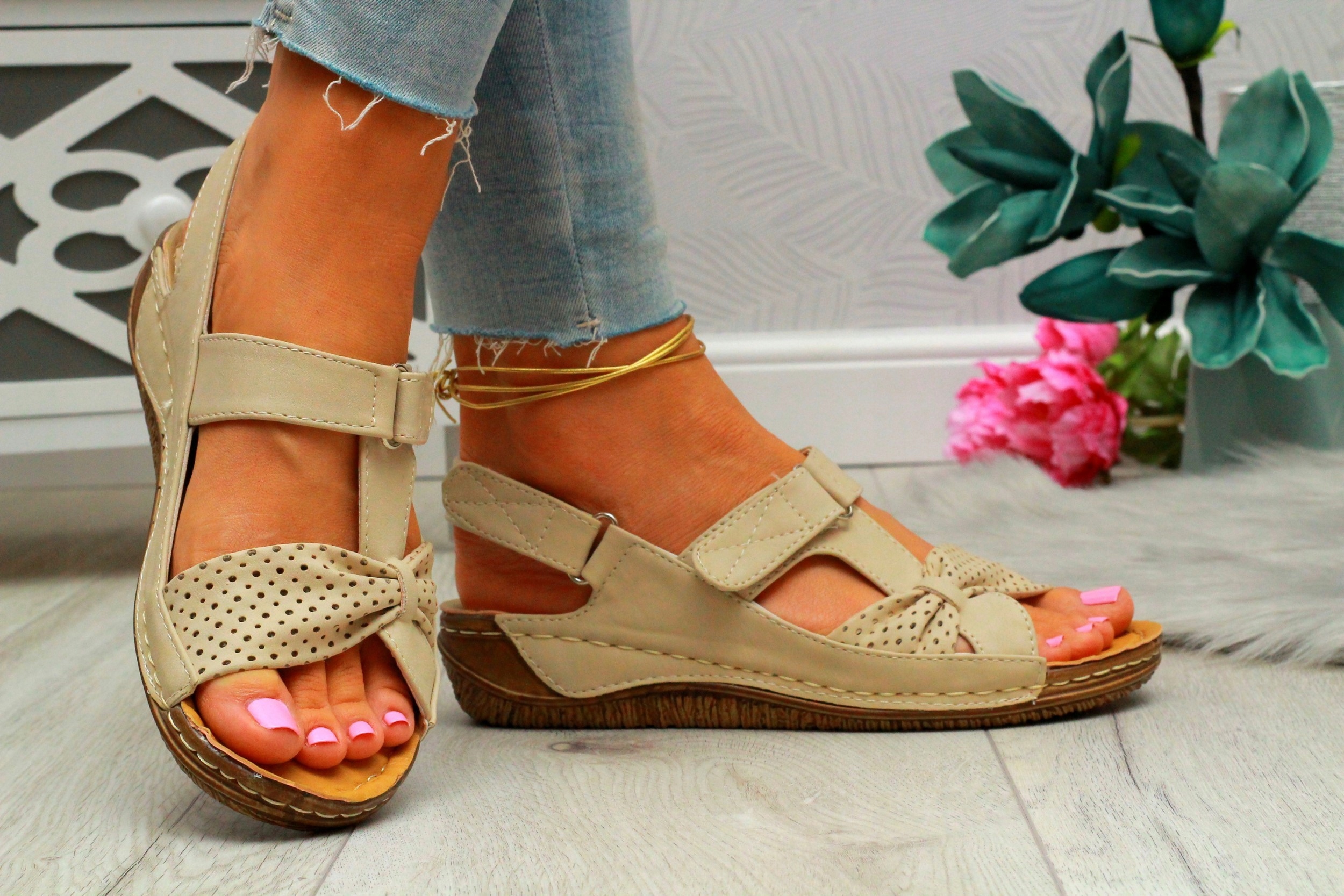 SANDAŁY DAMSKIE ELEGANCKIE RZEP SZYTE GRUBY SPÓD Kod producenta 00988