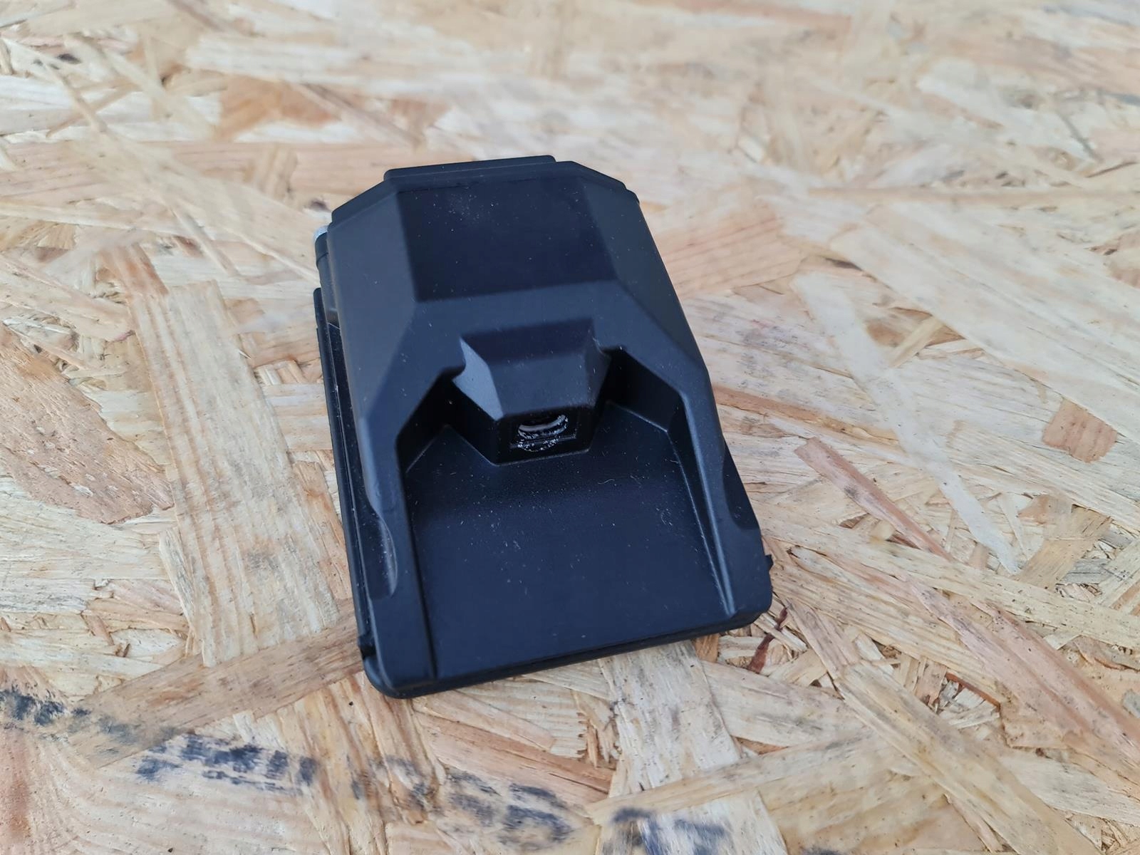 GRAND CHEROKEE WK2 КАМЕРА ЛОБОВОЕ СТЕКЛО СПЕРЕДИ P68231908AB