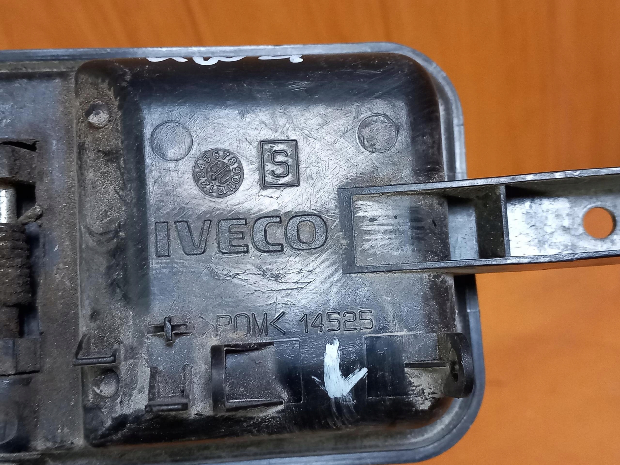 handle inner door right rear part IVECO DAILY IV POM14525 06-12
