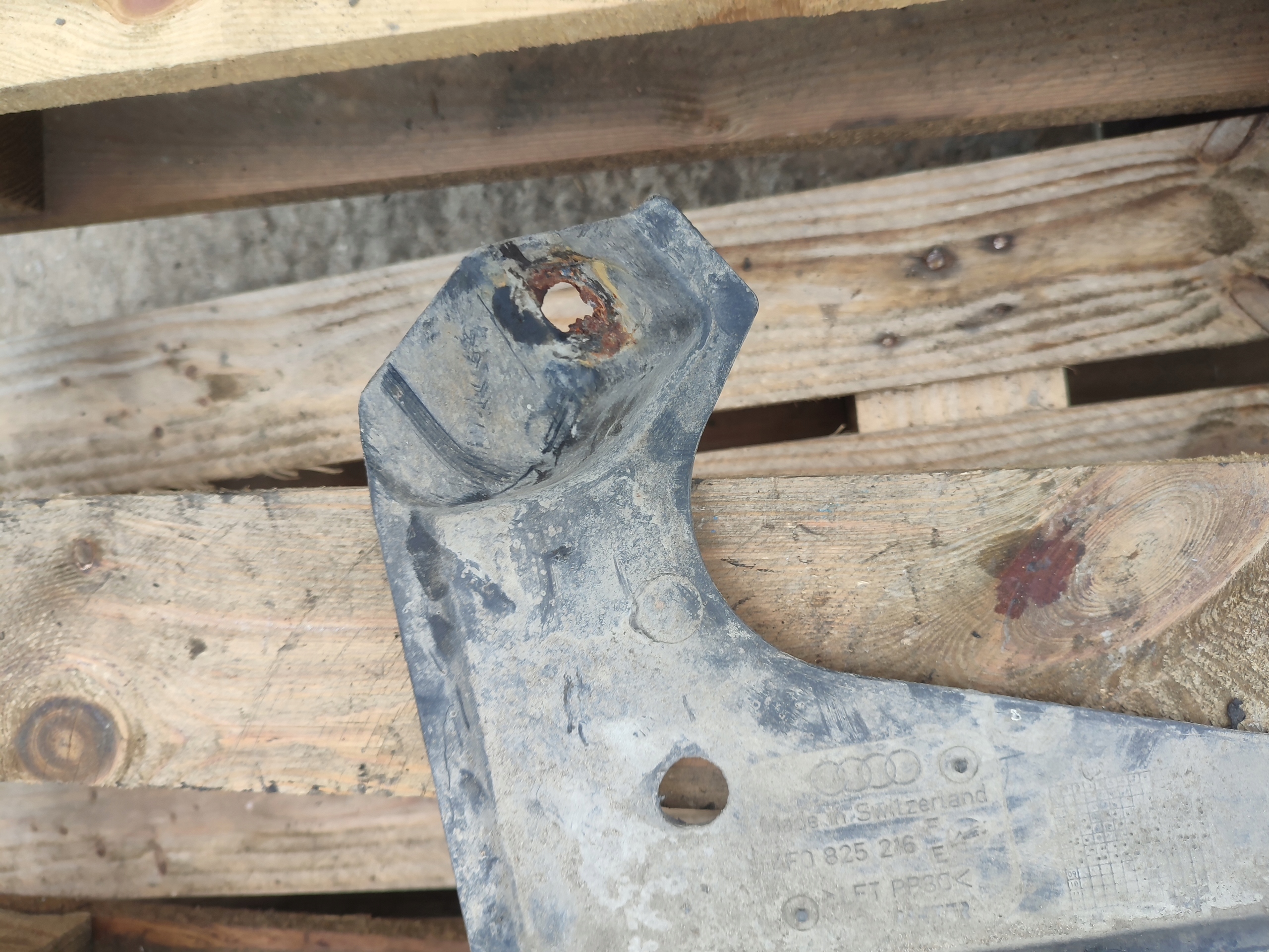 Blende Abdeckung Unterfahrschutz AUDI A6 C6 4F0825216E