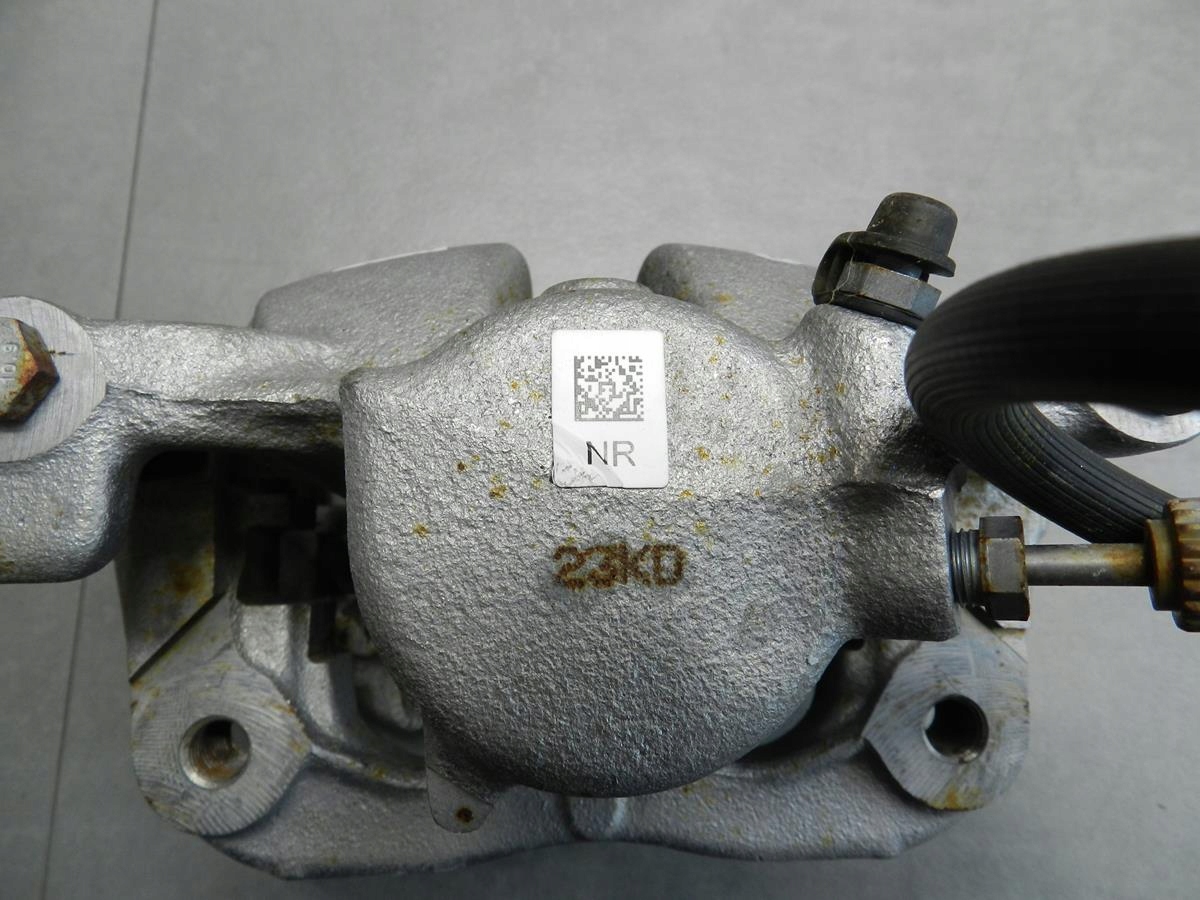 BMW X1 F48 2.0 d caliper right front 6860266 49038B