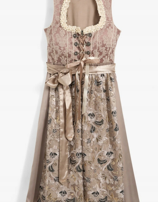 B.p.c Šaty V Lidovém Stylu 44