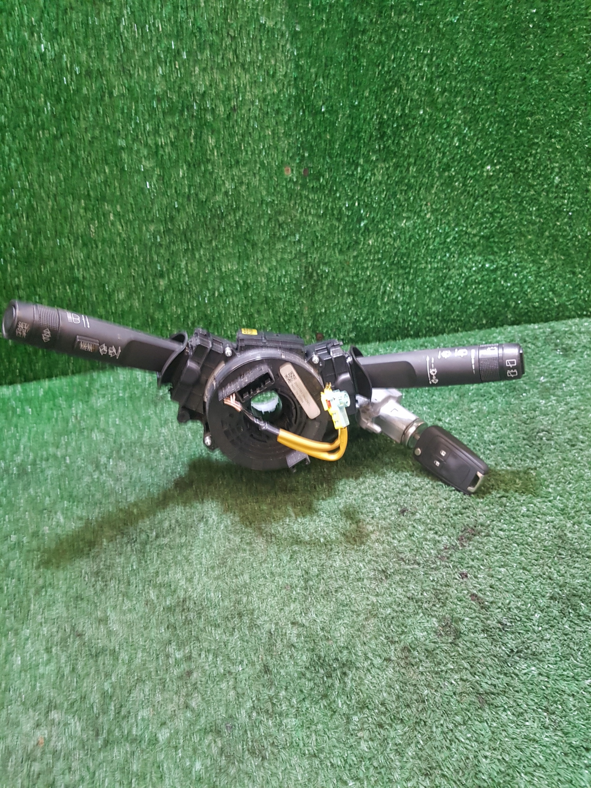 steering wheel levers and controls OPEL INSIGNIA