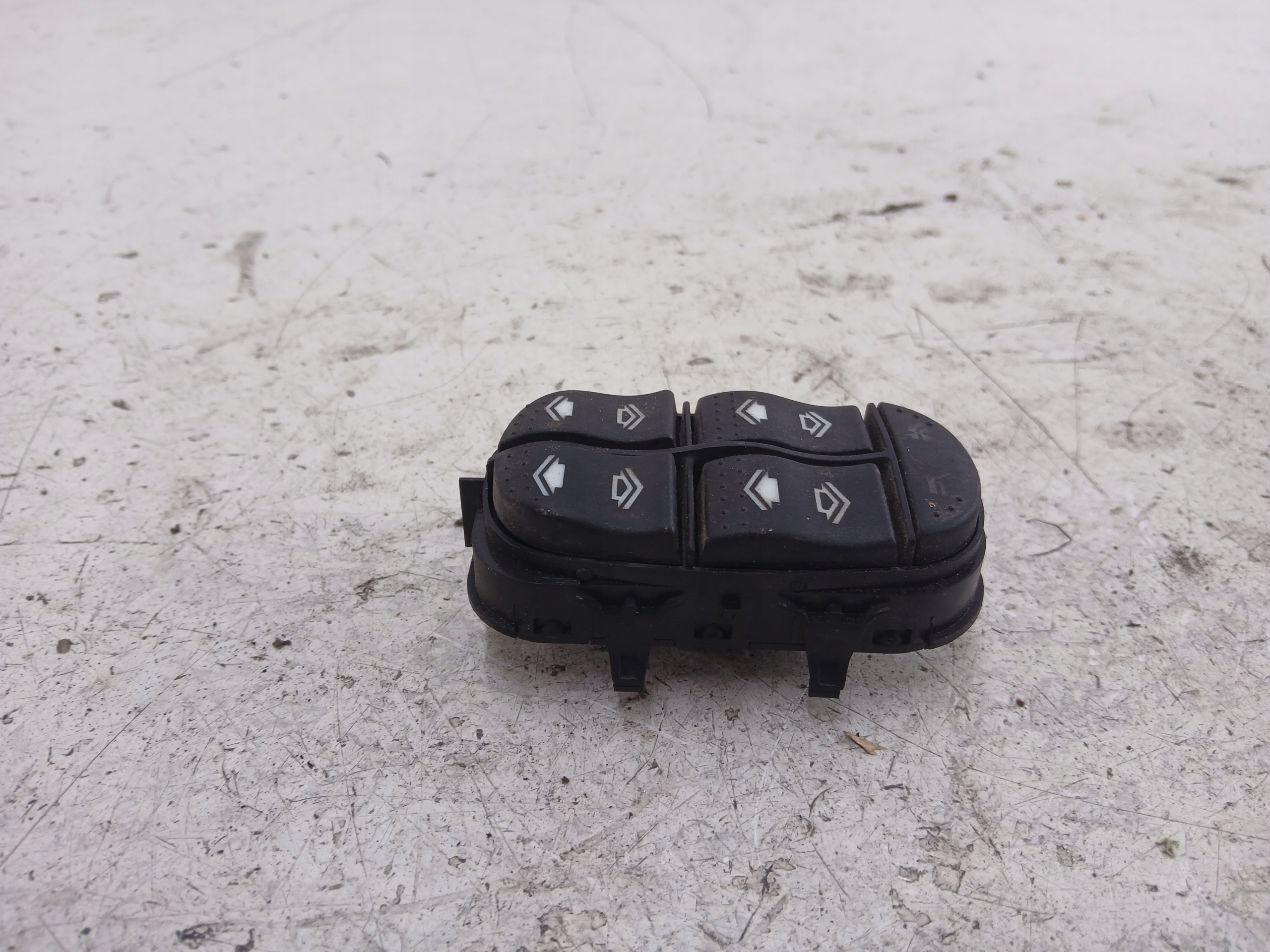 FORD FOCUS MK1 PANEL okna levý předek 98AB14A132DE
