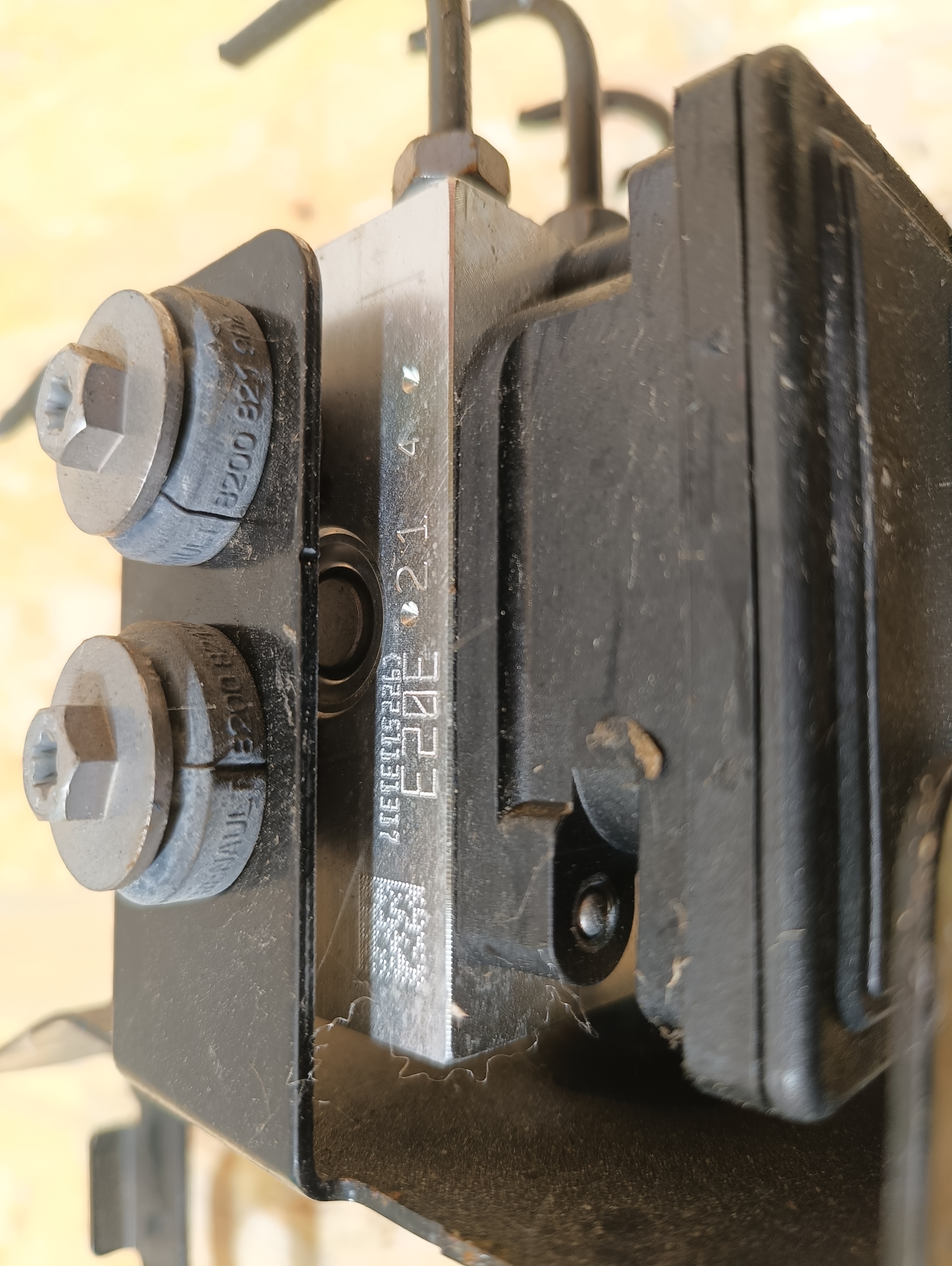 pump ABS DACIA 476608587R