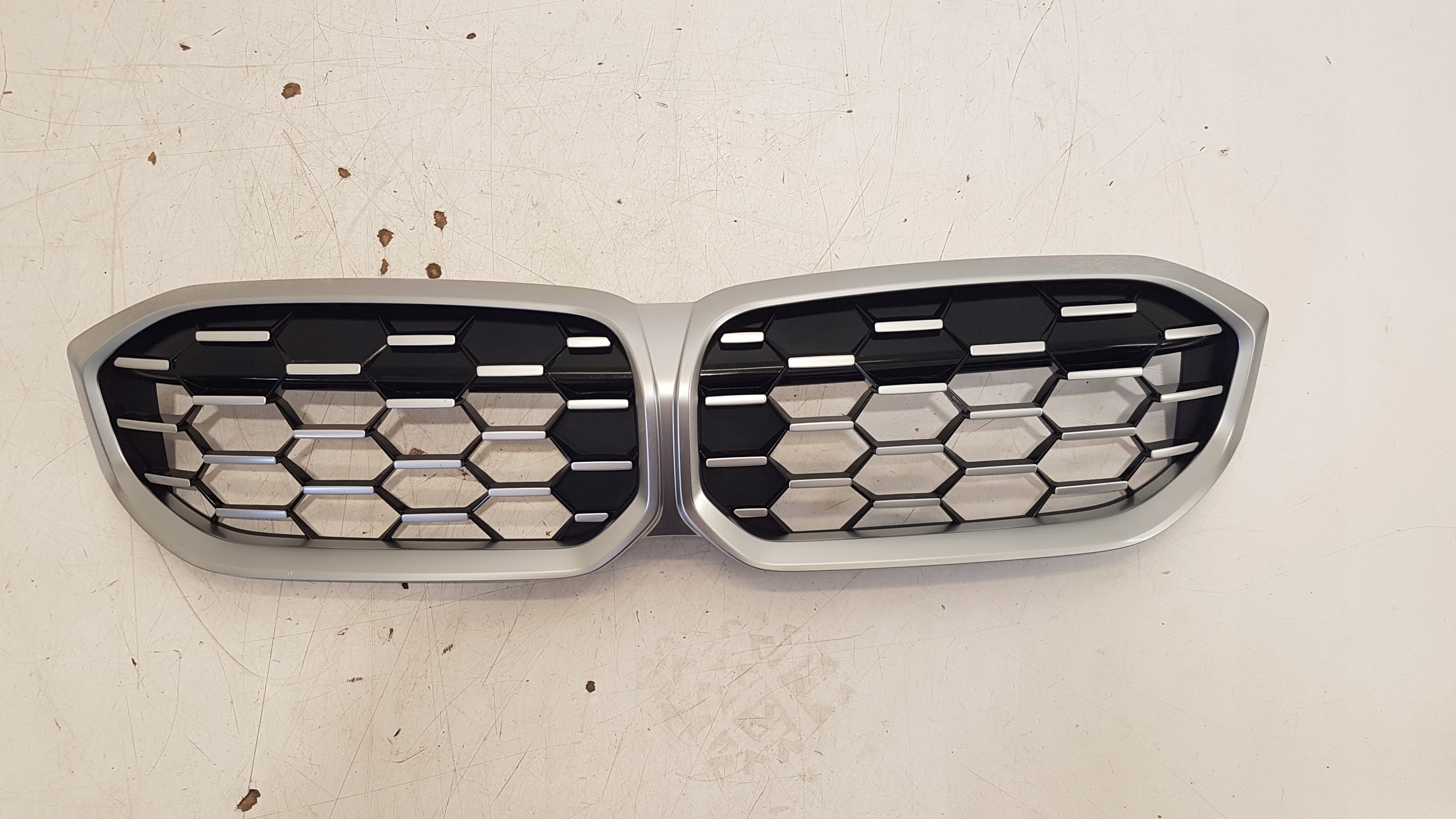 BMW 3 G21 Kühlergrill FRONTGRILL Kühlergitter 5A357F7 - Thumbnail 1