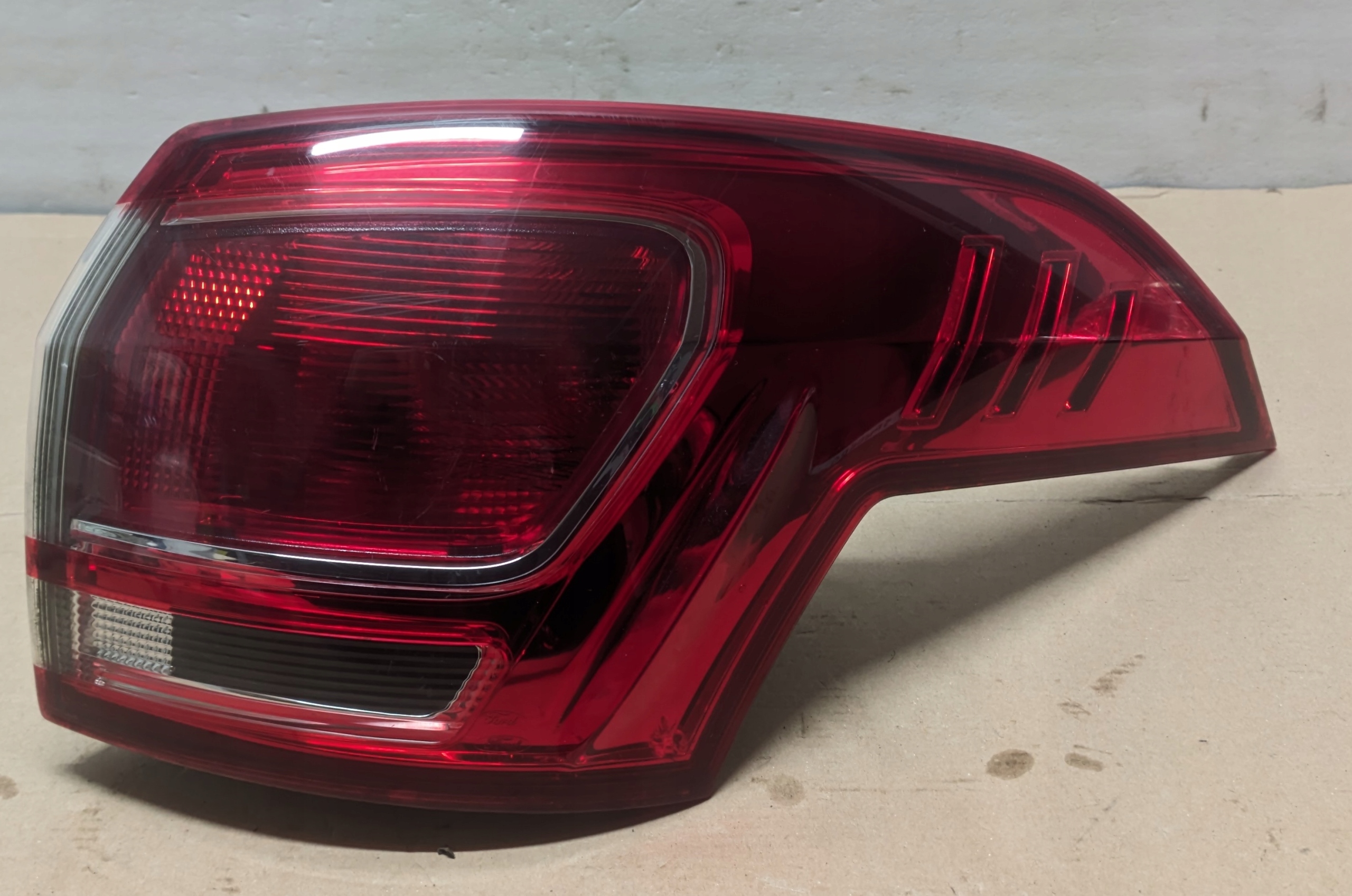 FORD B-MAX 12R 1.0 EB light right rear part AV11-13404-AG EU