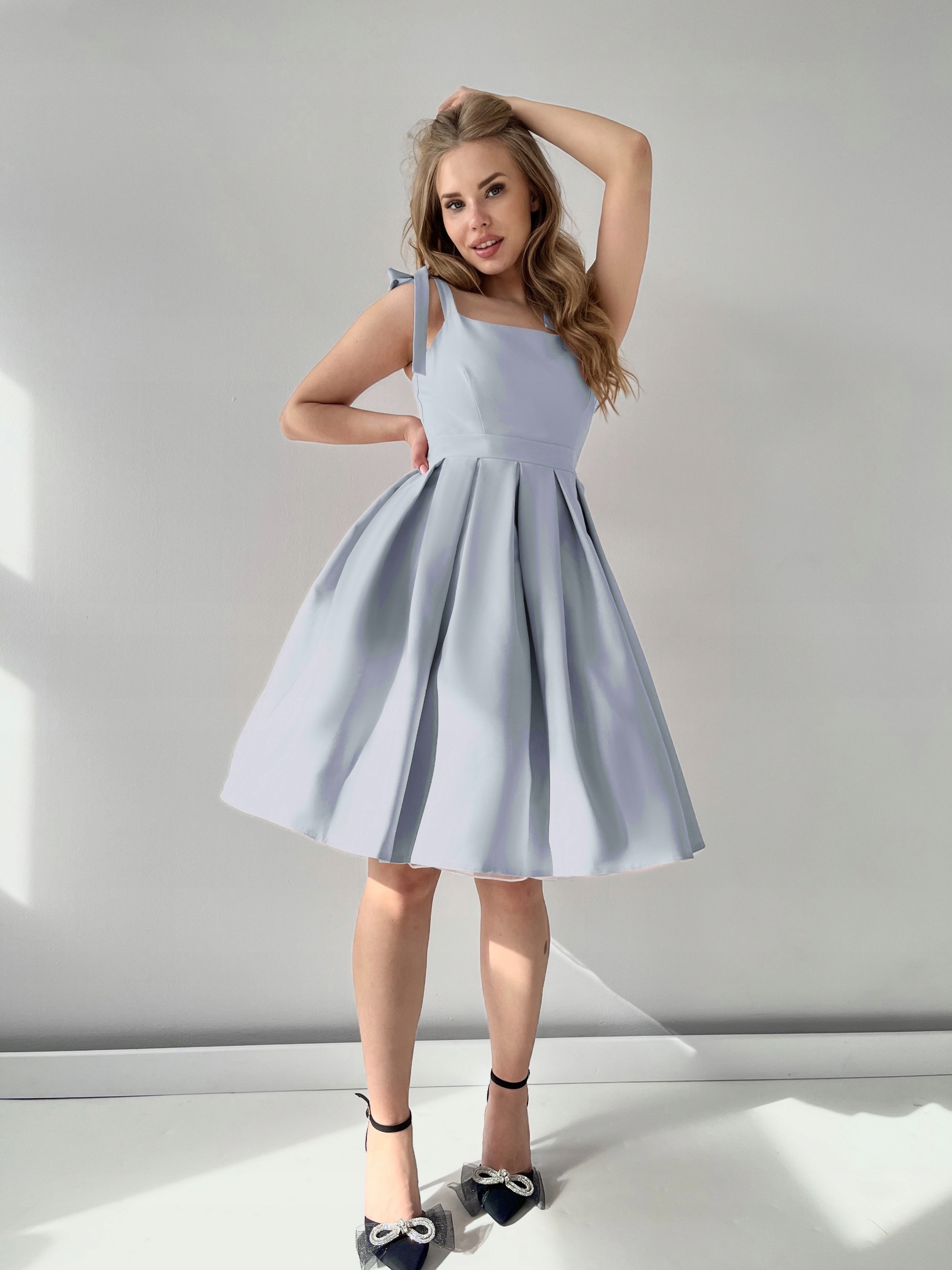 Sukienka błękitna BABY BLUE rozkloszowana pin up plisowana na wesele midi u Długość midi