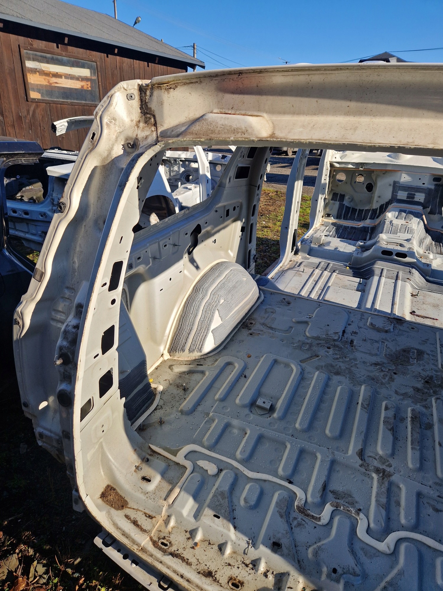 CADILLAC ESCALADE IV ESV 2014 - fender quarter left rear part rear threshold BNG