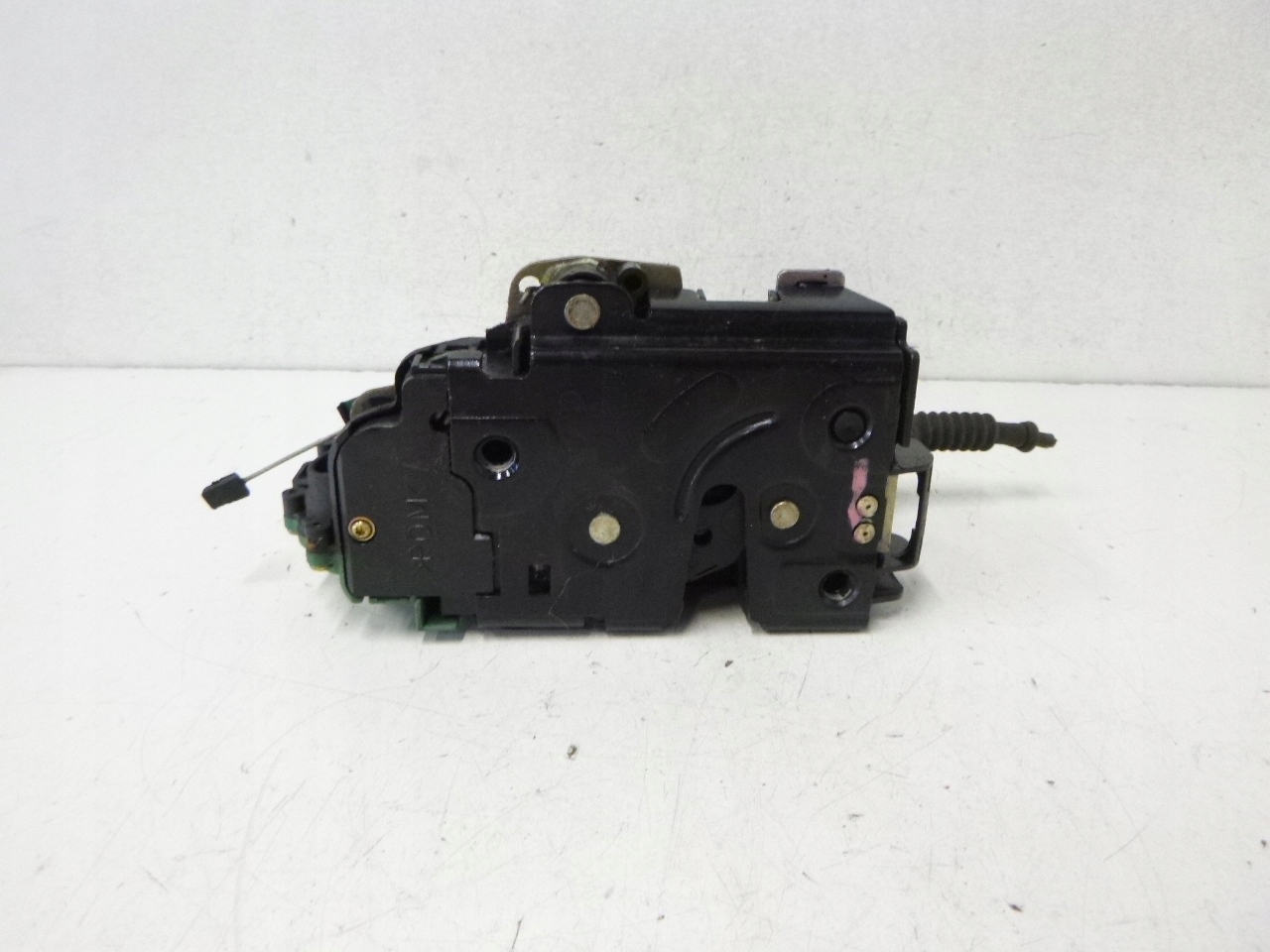lock door rear part right Skoda Superb 01-04r.
