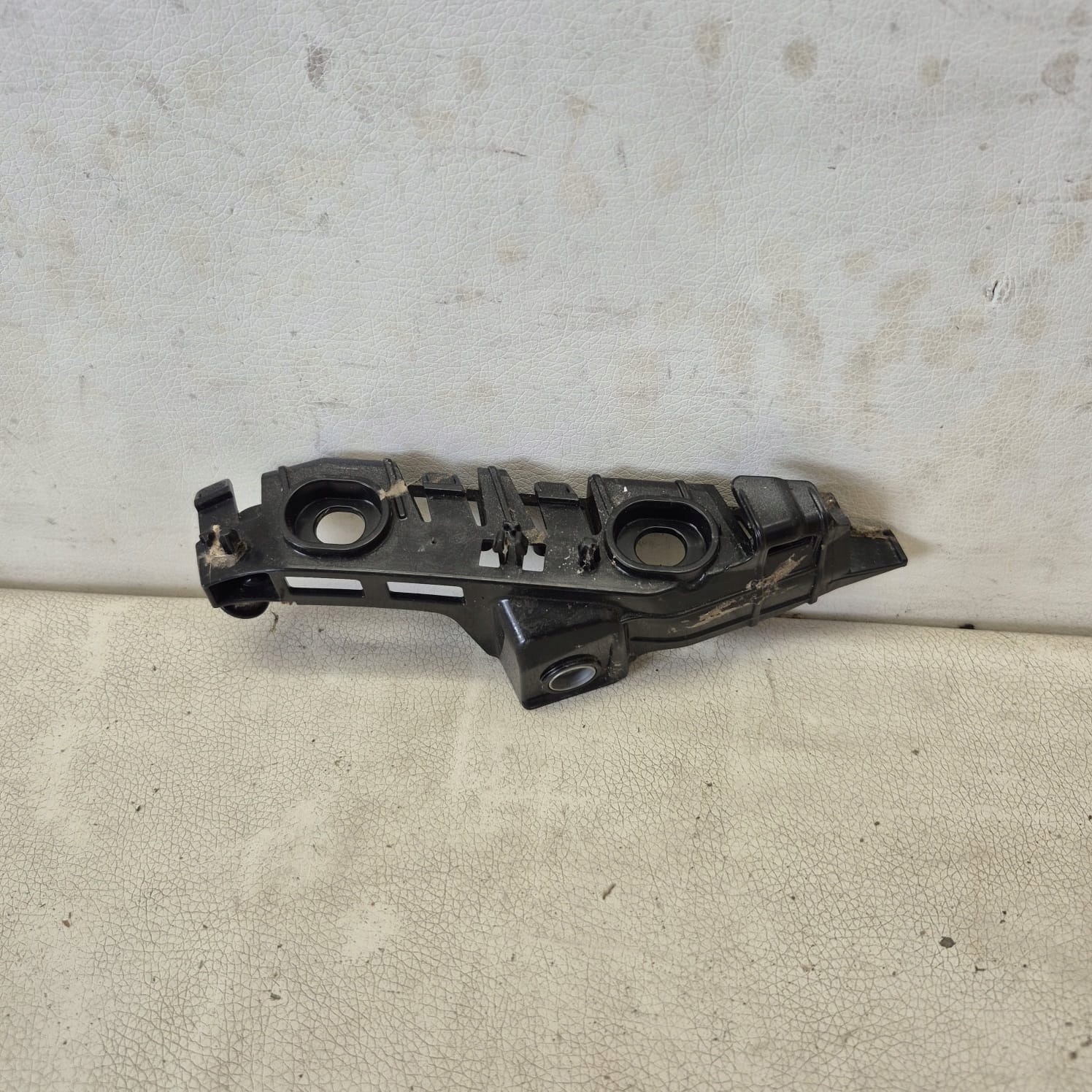 VW PASSAT B8 14-23 holder support left front front
