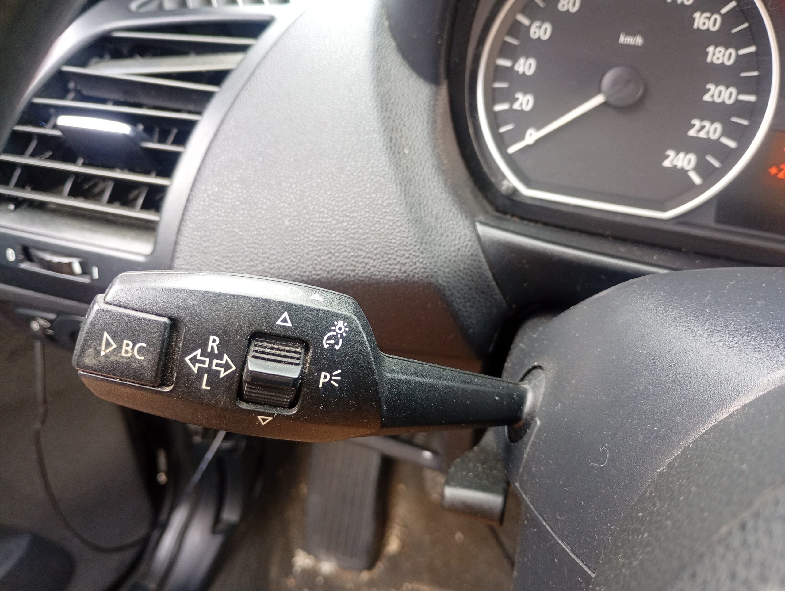 Interruttore comando luci ZESPOLONY volante BMW 1 e E87 04-11 1.6