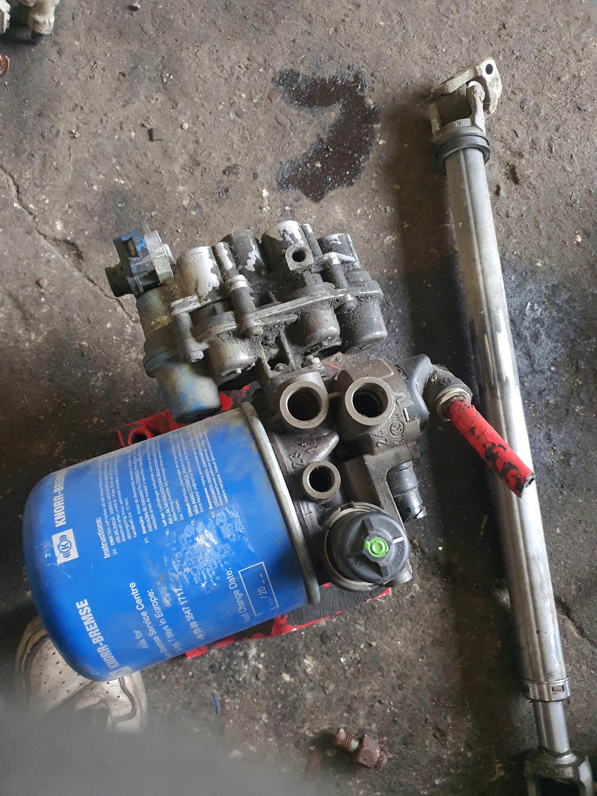 OSUSZACZ POWIETRZA ZAWÓR IVECO TRAKKER