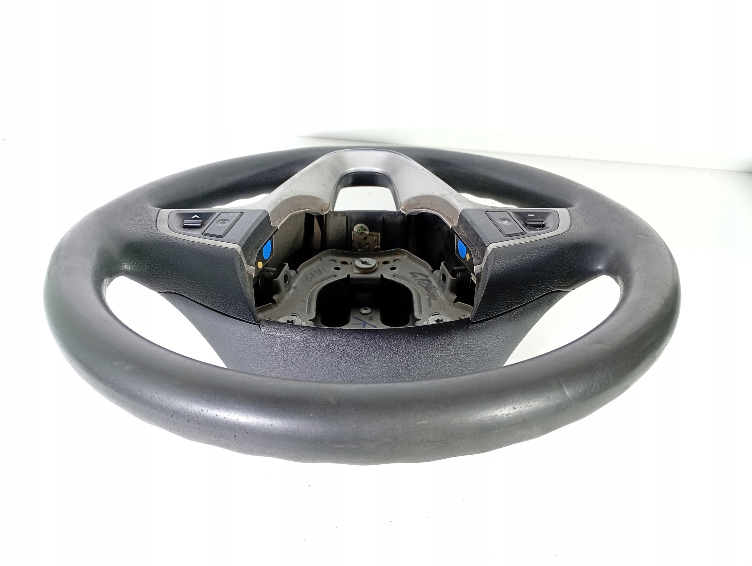 Hyundai i20 08-12 lenkrad