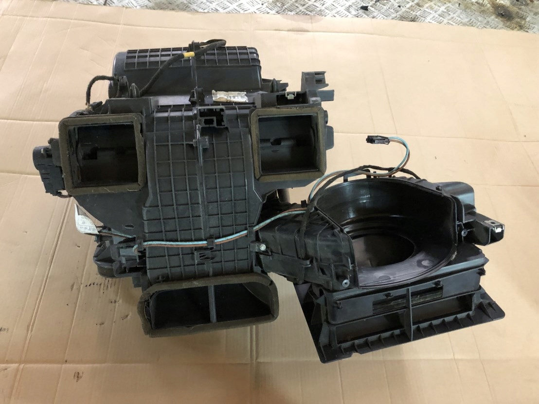 NV400 2.3 - НАГРЕВАТЕЛЬ ВОЗДУХОДУВКИ RENAULT MASTER III 10-