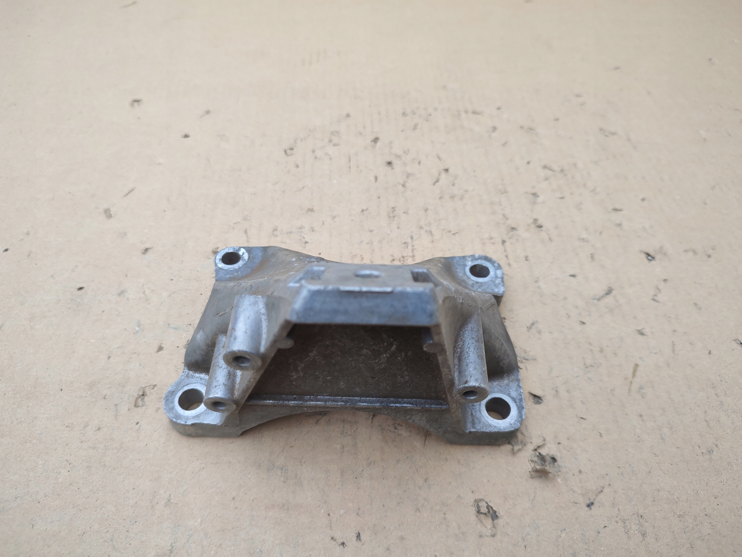 holder engine mount Audi 8E0199307Q