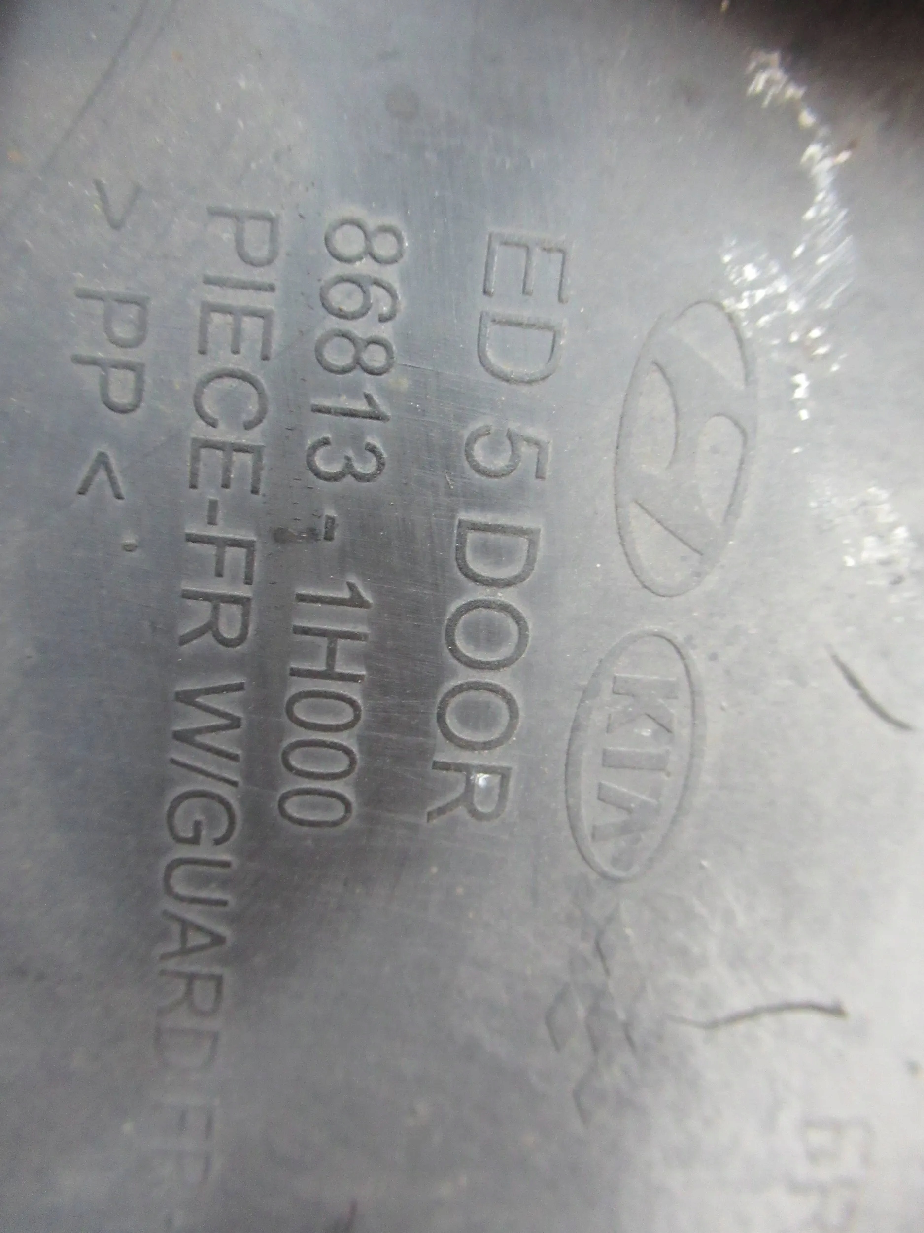 mudguard left KIA CEED and 06