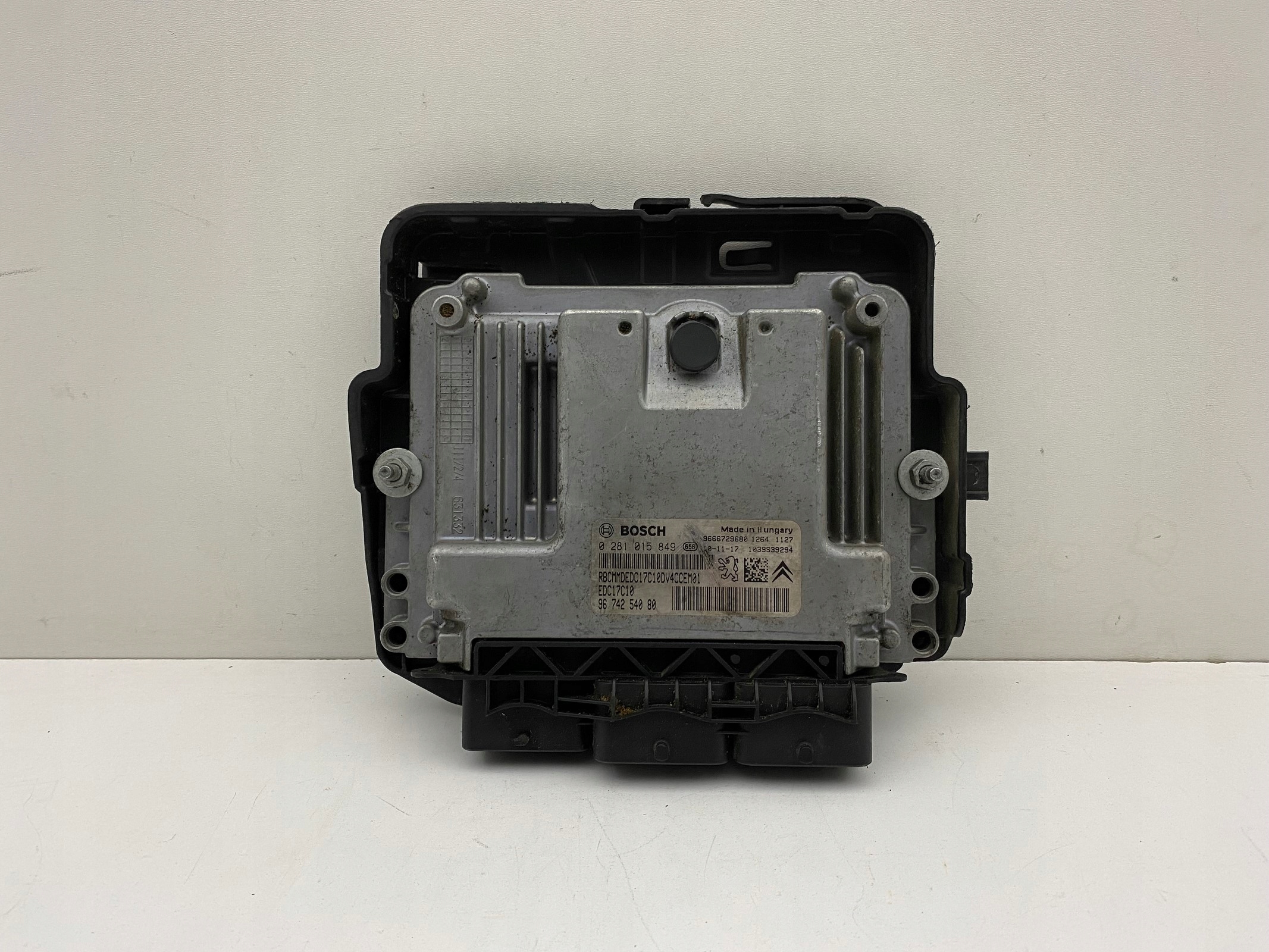 PEUGEOT CITROEN BOSCH KOMPUTER SILNIKA 0281015849