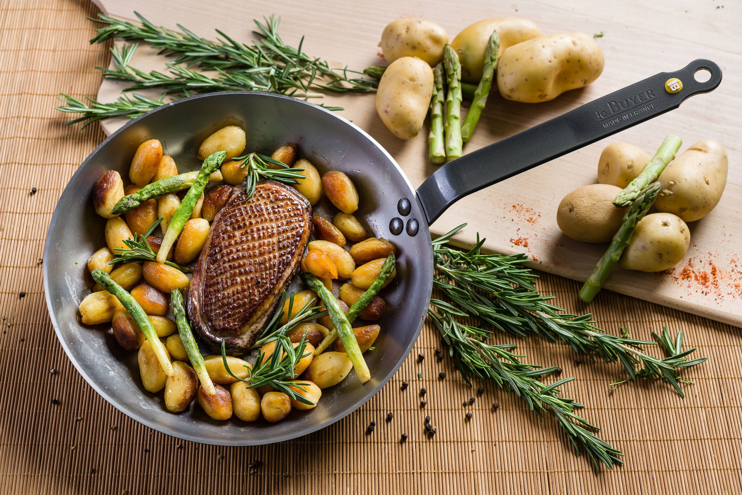 Tradiční pánev de Buyer Mineral 28 cm ocel