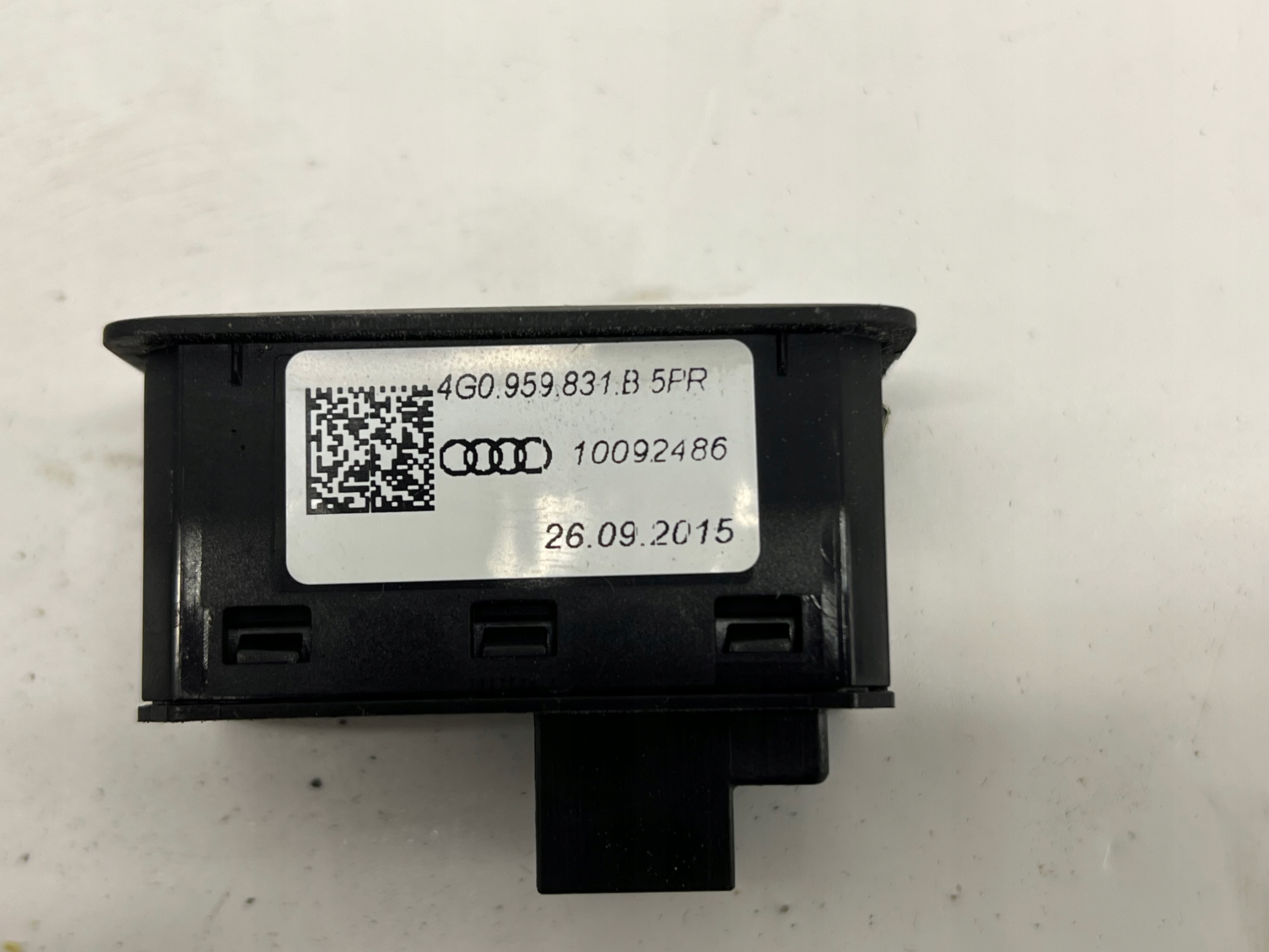 AUDI A6 A7 A8 Q3 button ZAMYKANIA electrical bonnet 4G0959831B