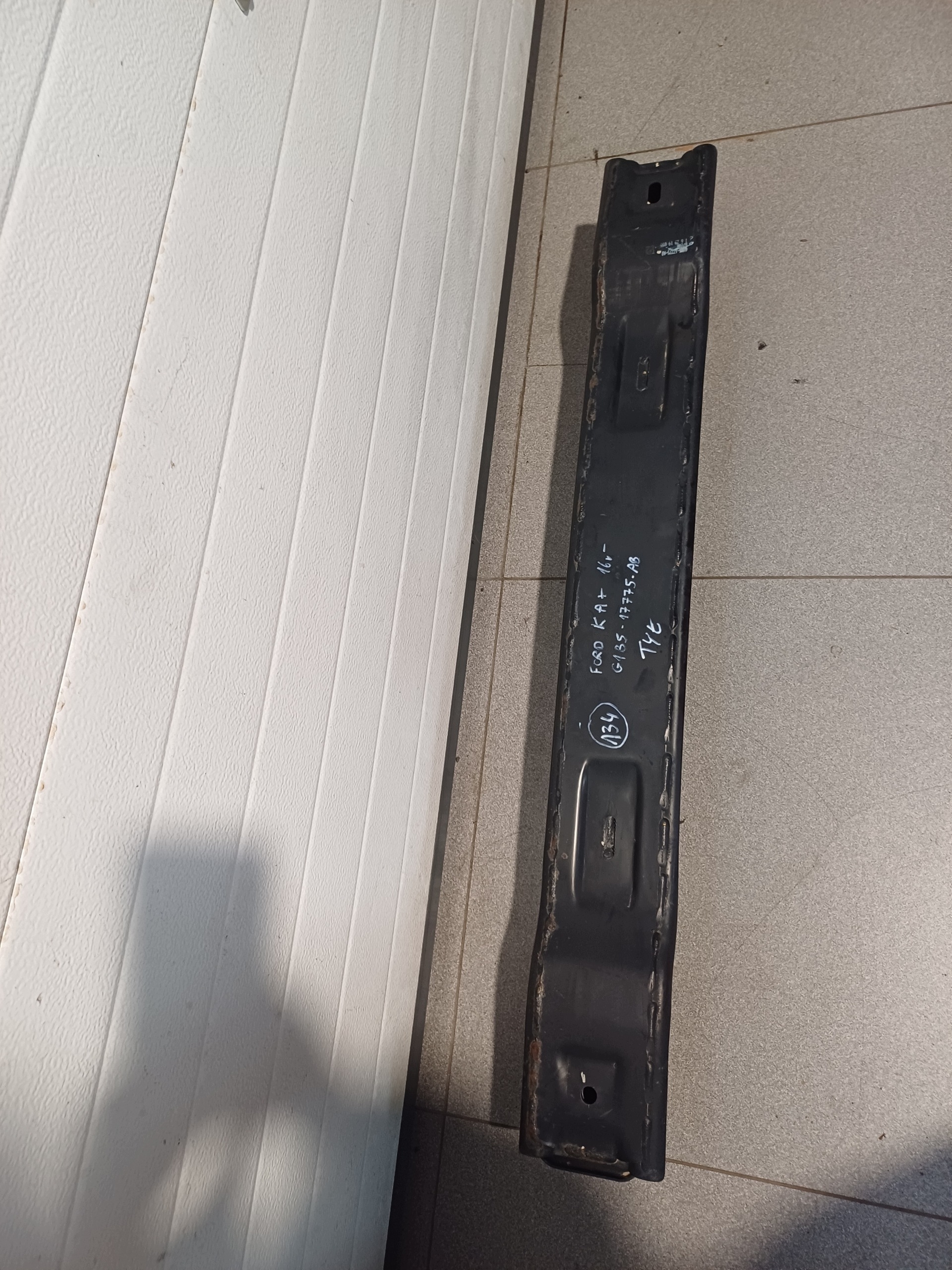 erősítés hátsó hátsó FORD KA+ 16R- G1B5-17775-AB
