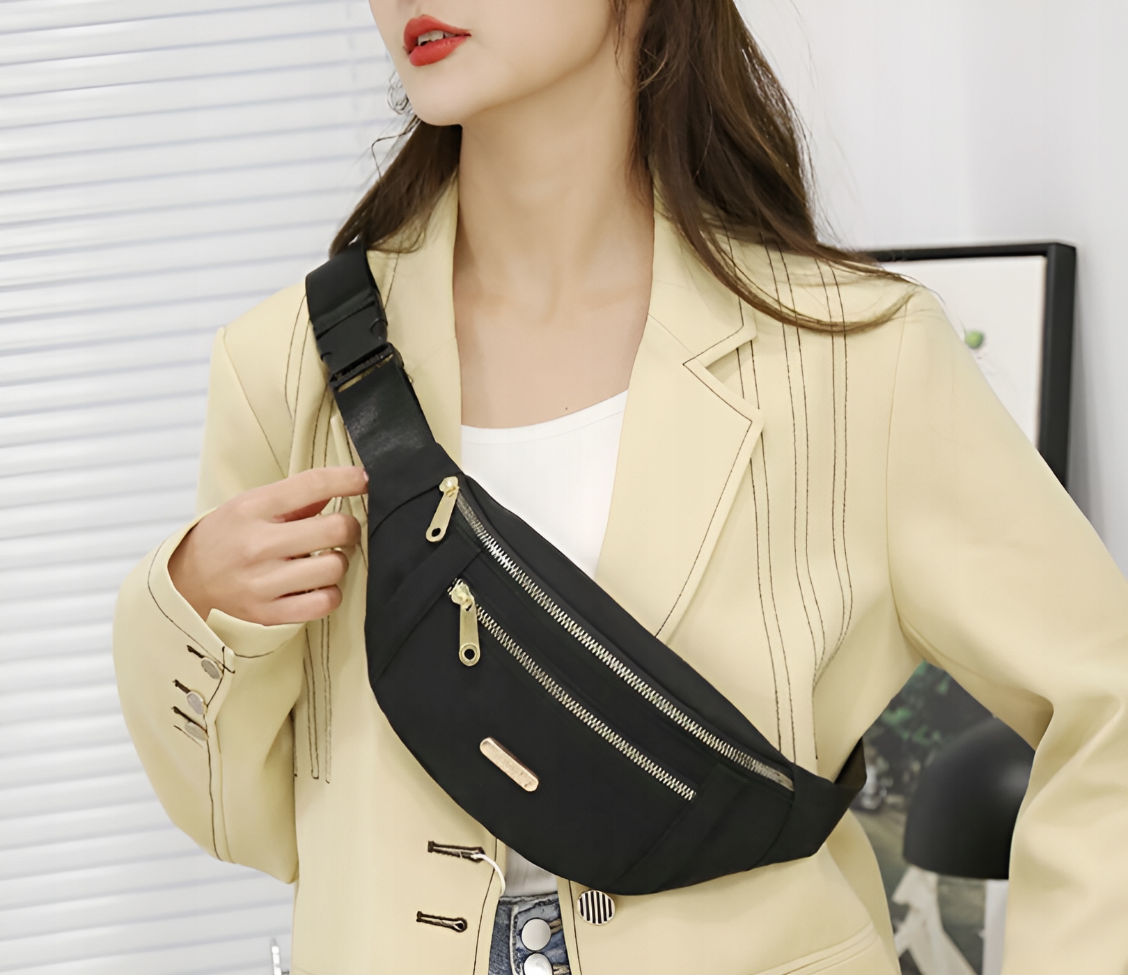 SASZETKA NERKA DAMSKA MIEJSKA POJEMNA WODOODPORNA BIODRÓWKA CZARNA Marka inna