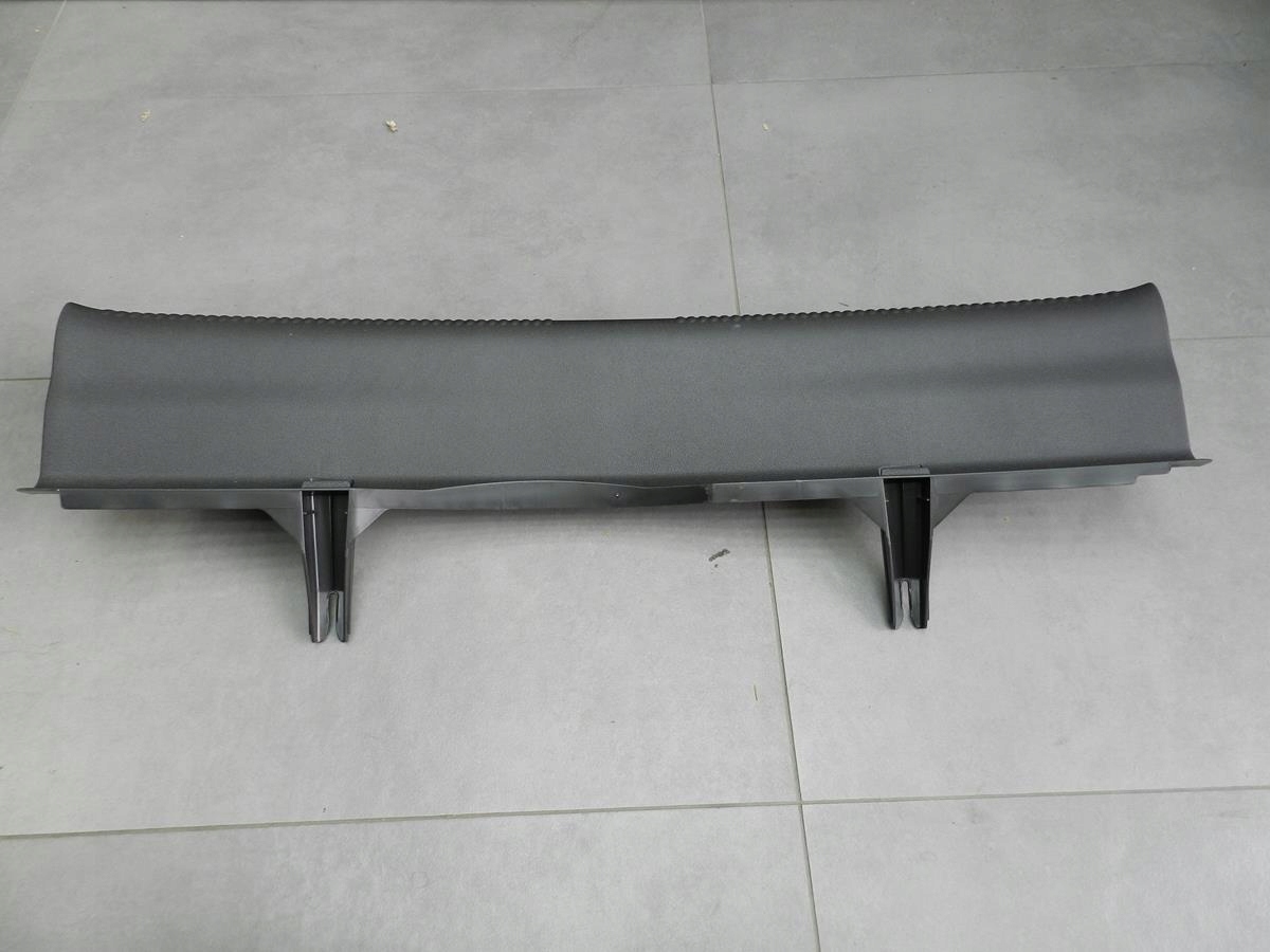 AUDI A5 8T cover of the threshold boot 8T8864483