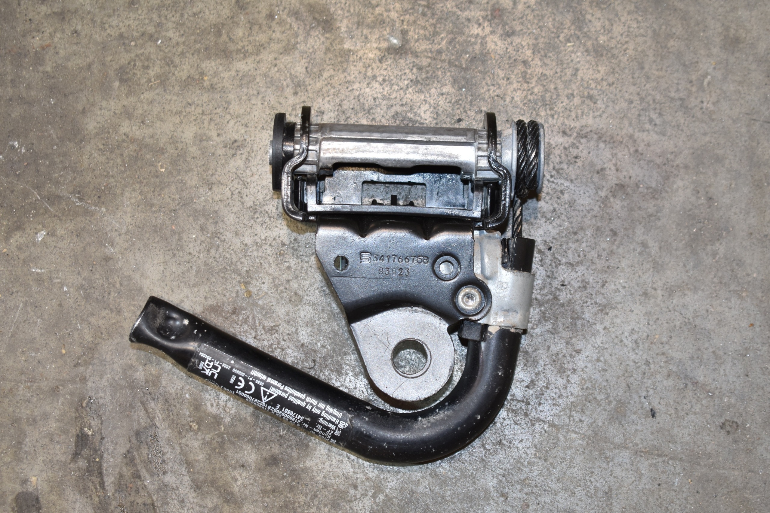 perfect condition seat belt pretensioner front front right MERCEDES W167