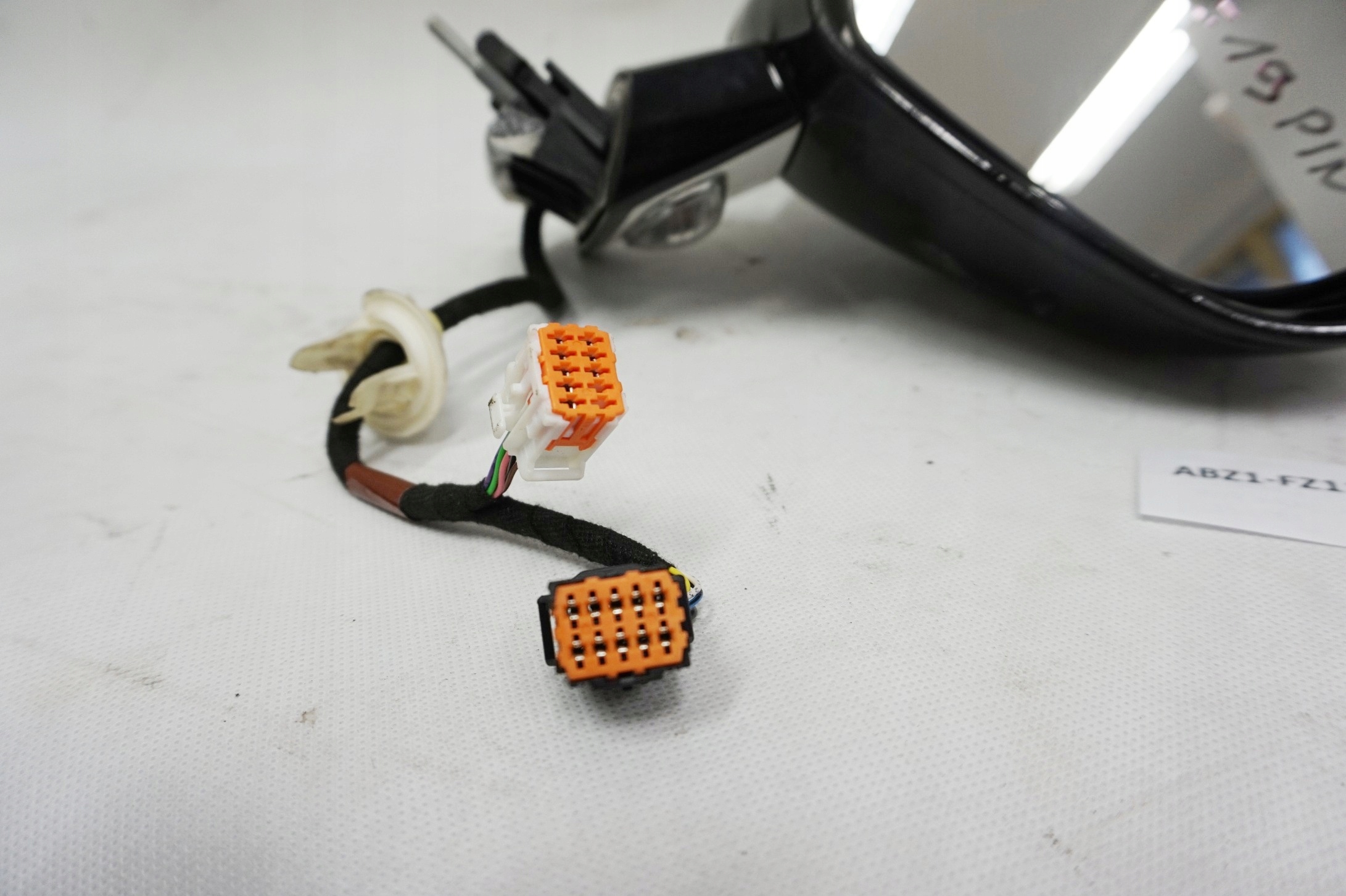 LUSTERKO PRAWE 19 PIN CITROEN DS4 MARTWE POLE Strona zabudowy prawa