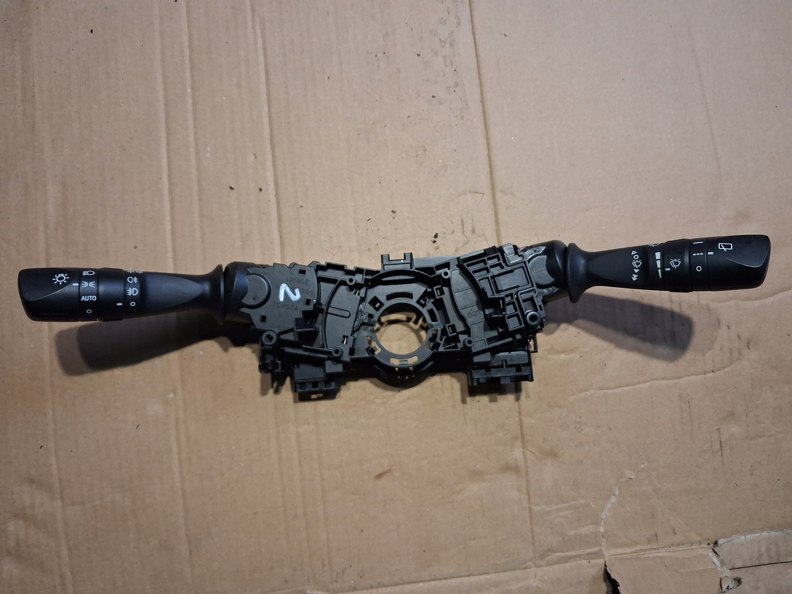 DEVIO LUCI TERGICRISTALLO TERGI DEVIO LUCI DEVIO TOYOTA AURIS II 0272017F852