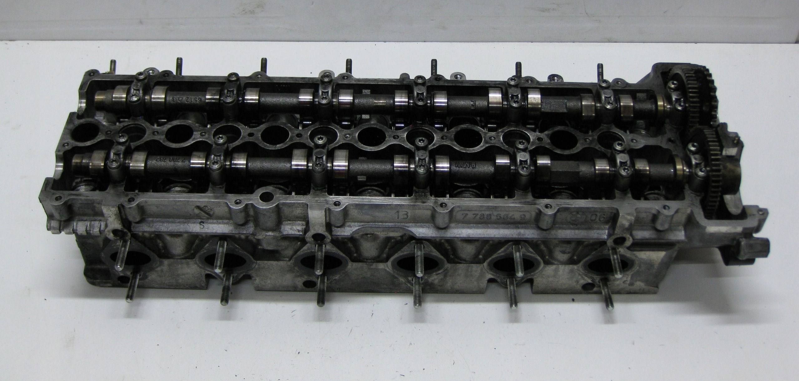 BMW E53 E60 E61 E65 X3 E83 3.0D head. of the engine 77885649