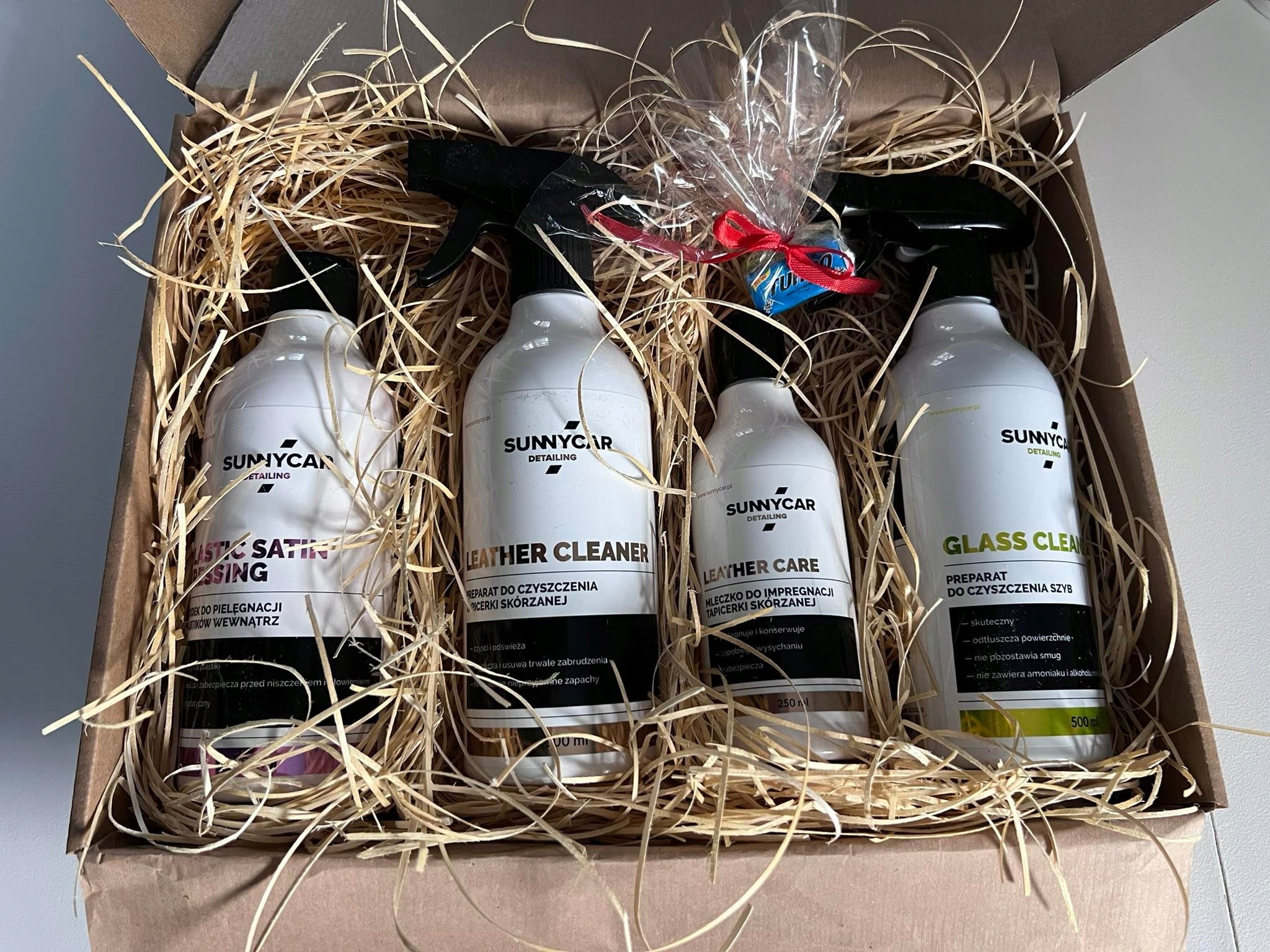 SUNNYCAR НАБОР КОСМЕТИКИ ДЛЯ АВТОМОБИЛЯ ПОДАРОК