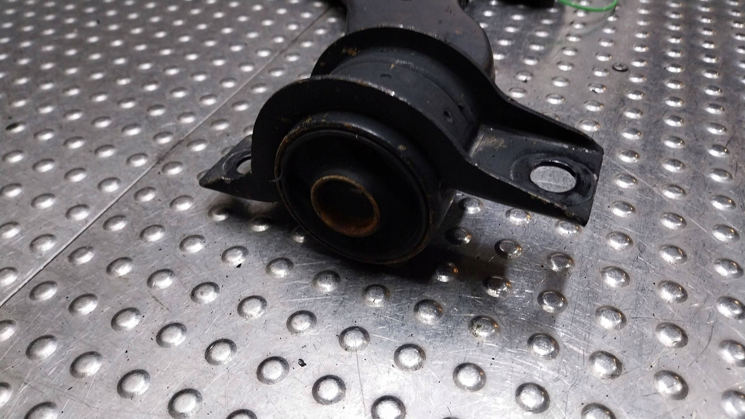 arm left front 98AG-3051-AK FORD FOCUS MK1