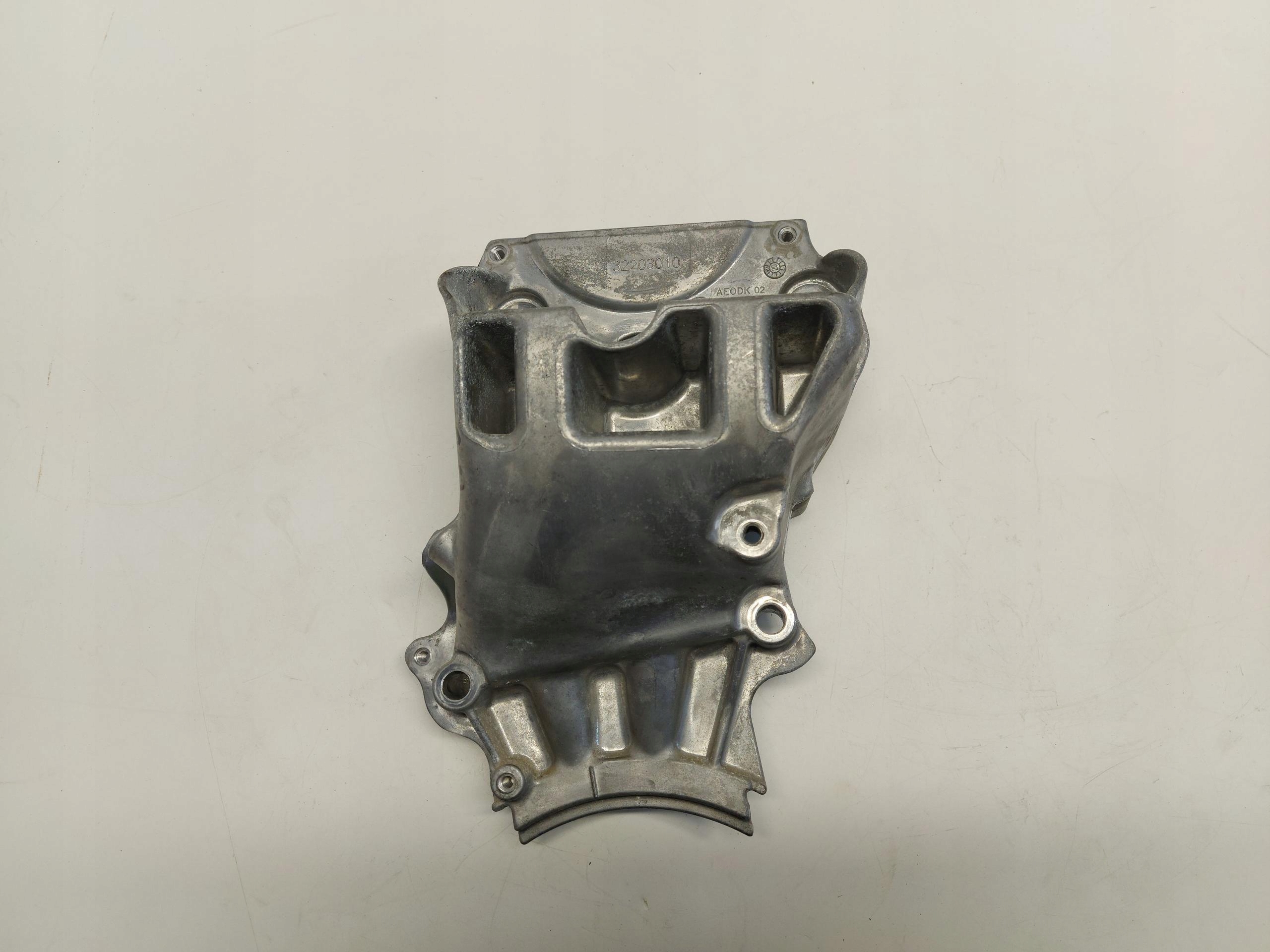 Volvo XC40 T3, 2020 holder engine mount right 1.5 EH 32203010