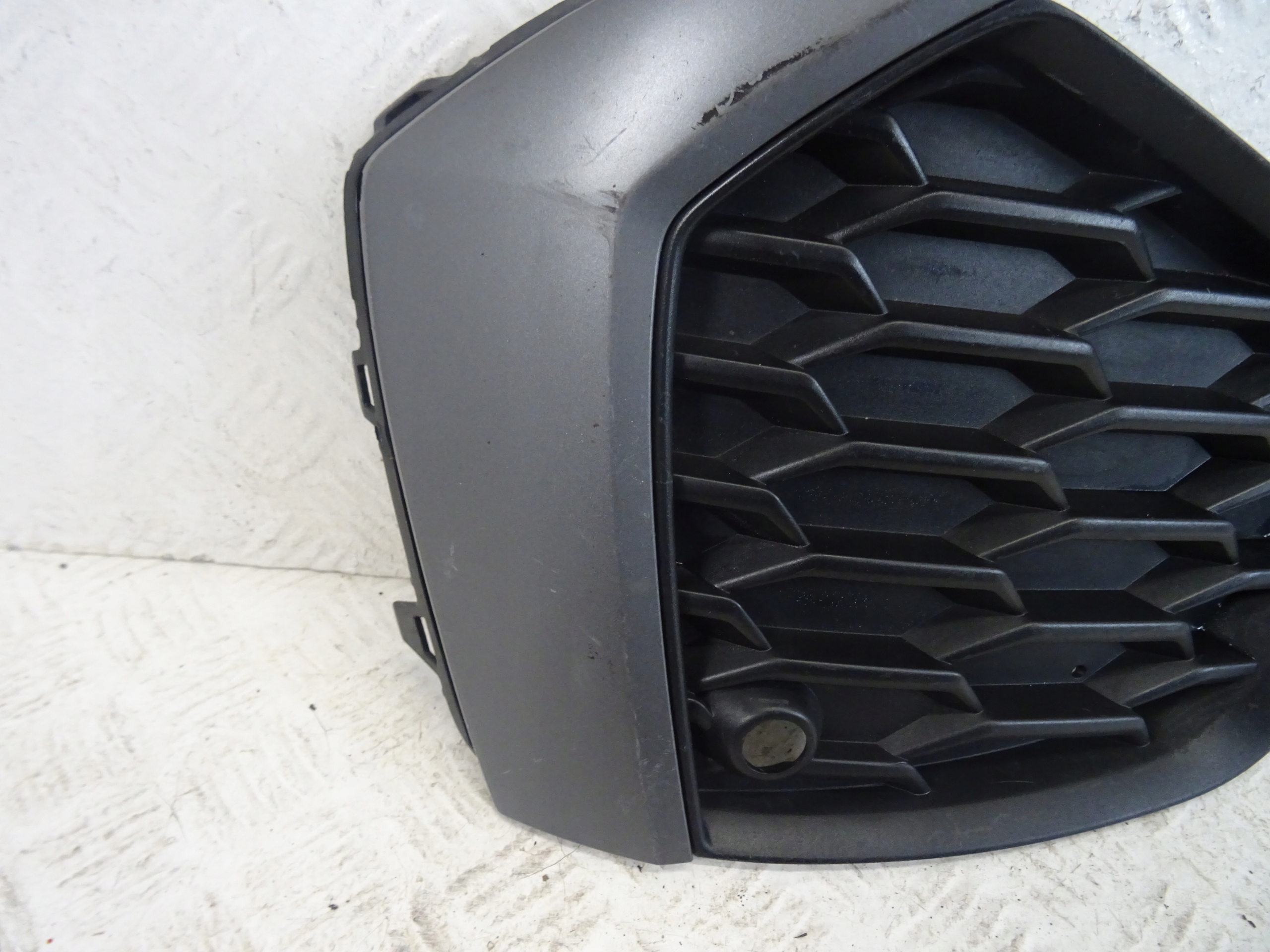 grid of a bumper front front left AUDI A3 8Y S-LINE 8Y0807681B