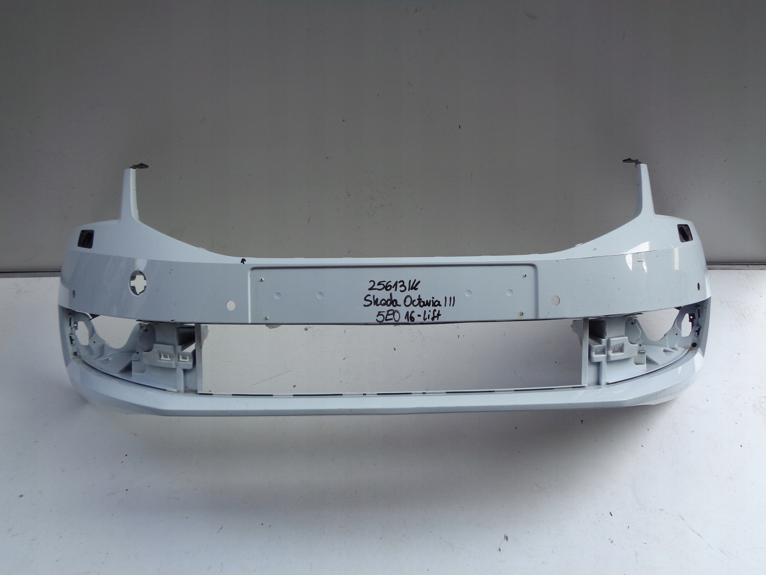 FRONTSTOSSSTANGE SKODA OCTAVIA III 5E 5E0 16- LIFT