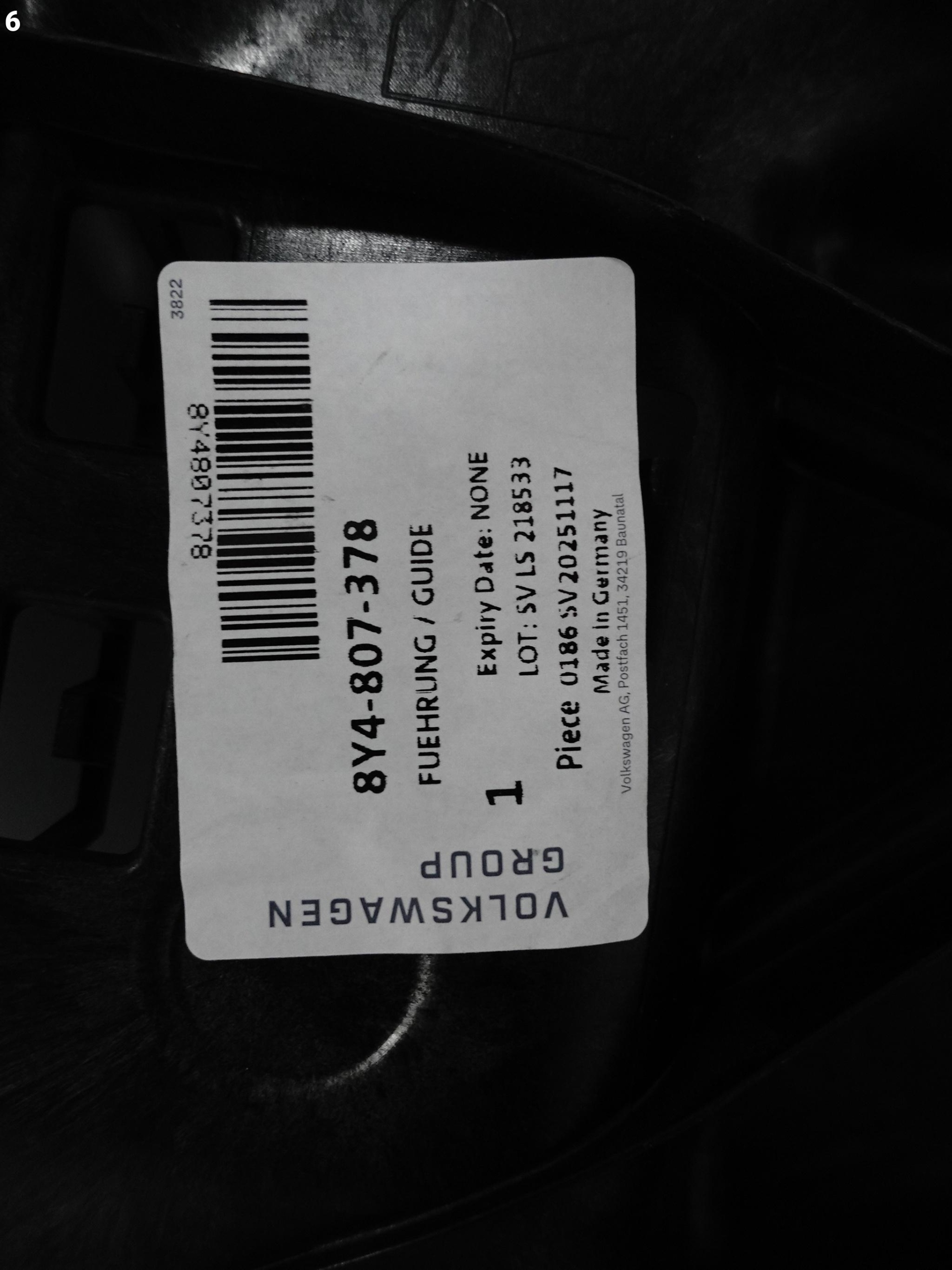 AUDI A3 S3 RS3 8Y0 SPORTBACK 20- support bracket holder W bumper right rear part