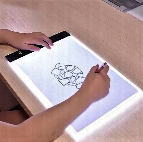 TABLET GRAFICZNY XL LED - PREZENT NA ŚWIĘTA - DESKA KREŚLARSKA PODŚWIETLANA Model Crafts & Magic