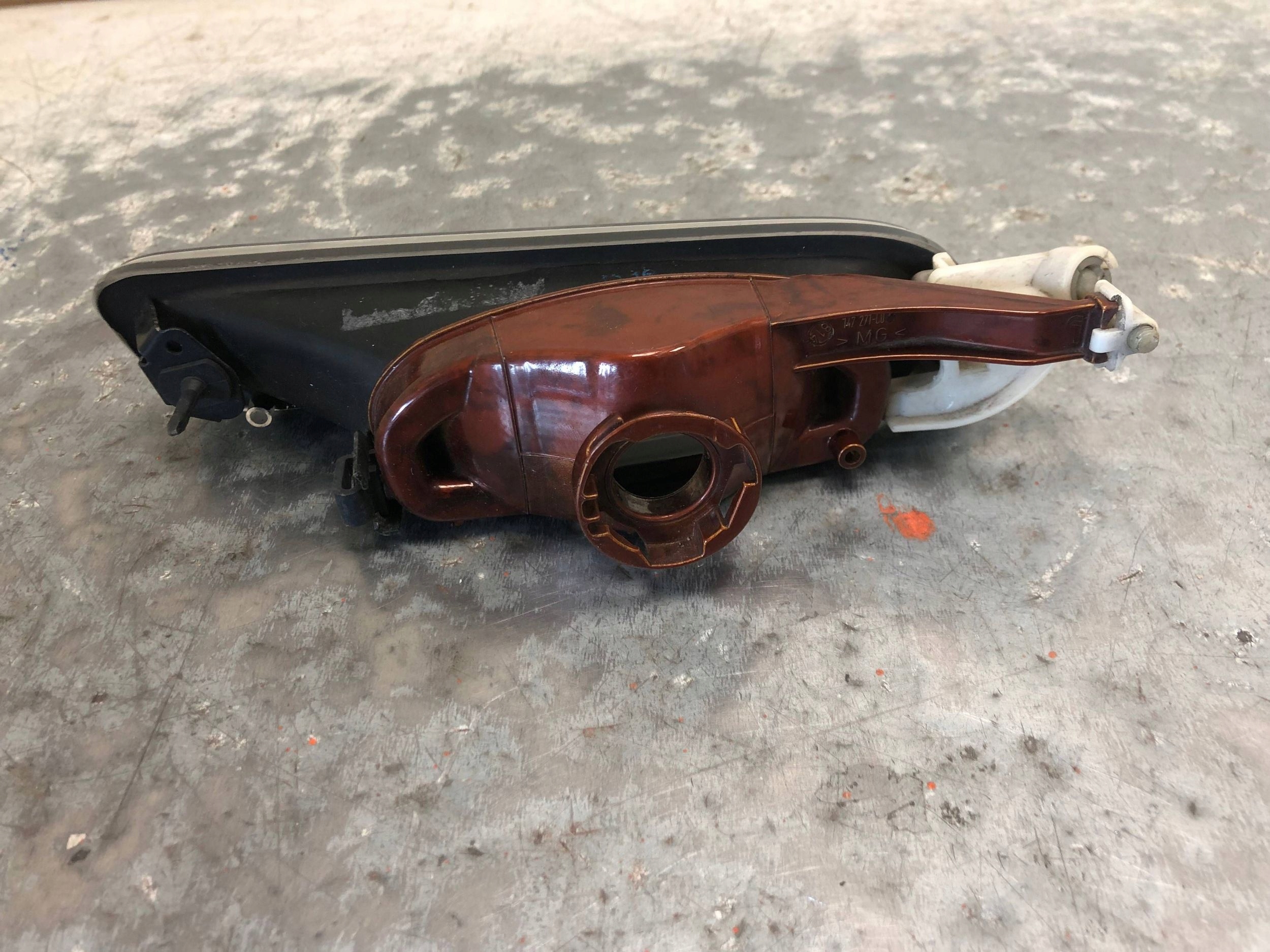 mlhovka levý předek BMW E46 147271-00