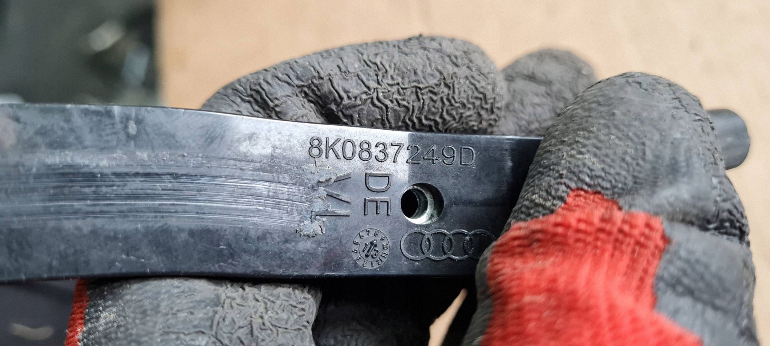 A4 B8 S4 LIFT limiter door left right front front 8K0837249D