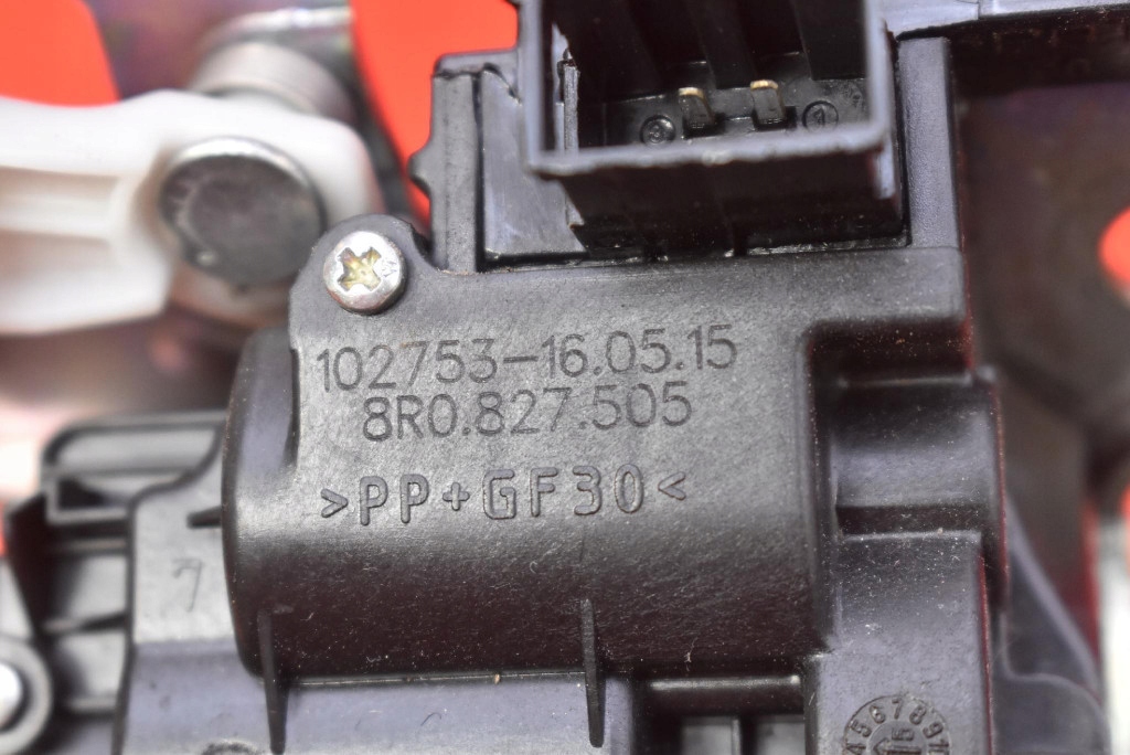 lock bonnet rear part boot 8R0827505 SKODA RAPID 1 and SPACEBACK 12-17