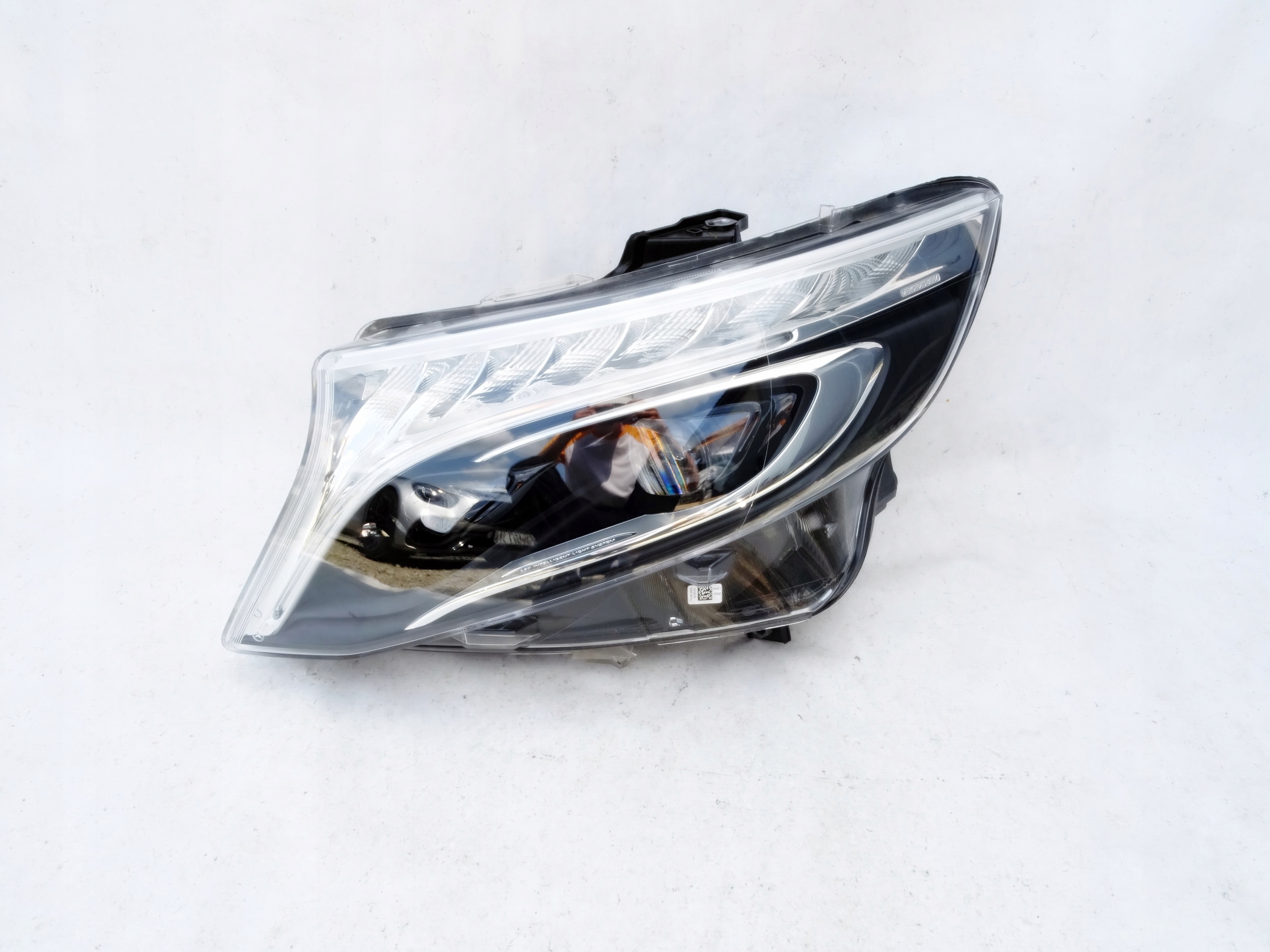 LAMPA REFLEKTOR LEWA MERCEDES W447 KLASA-V LED ILS